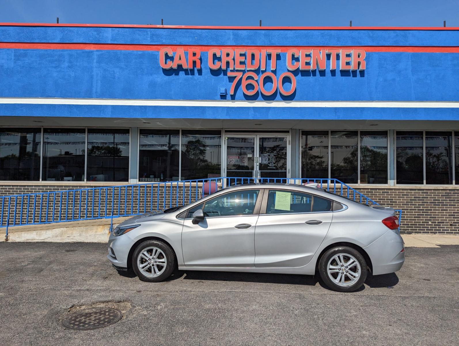 2017 WHITE Chevrolet Cruze LT Auto (3G1BE5SM2HS) with an 1.4L L4 DOHC 16V TURBO engine, 6A transmission, located at 7600 S Western Ave., Chicago, IL, 60620, (773) 918-3980, 0.000000, 0.000000 - Photo #0