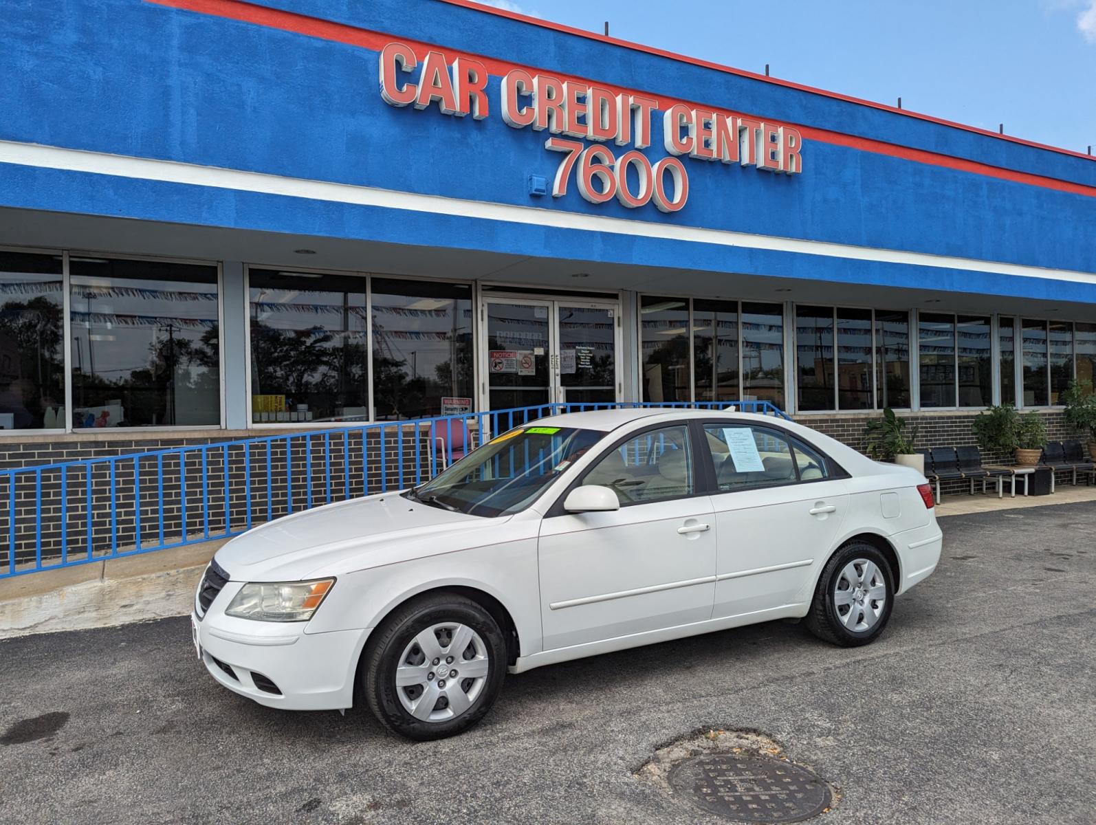 2009 WHITE Hyundai Sonata GLS (5NPET46C19H) with an 2.4L L4 DOHC 16V engine, located at 7600 S Western Ave., Chicago, IL, 60620, (773) 918-3980, 0.000000, 0.000000 - Photo #1