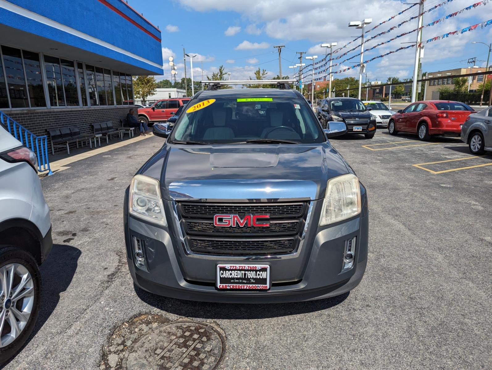 2013 GREEN GMC Terrain SLT1 FWD (2GKALUEK5D6) with an 2.4L L4 DOHC 16V FFV engine, 6-Speed Automatic transmission, located at 7600 S Western Ave., Chicago, IL, 60620, (773) 918-3980, 0.000000, 0.000000 - Photo #2