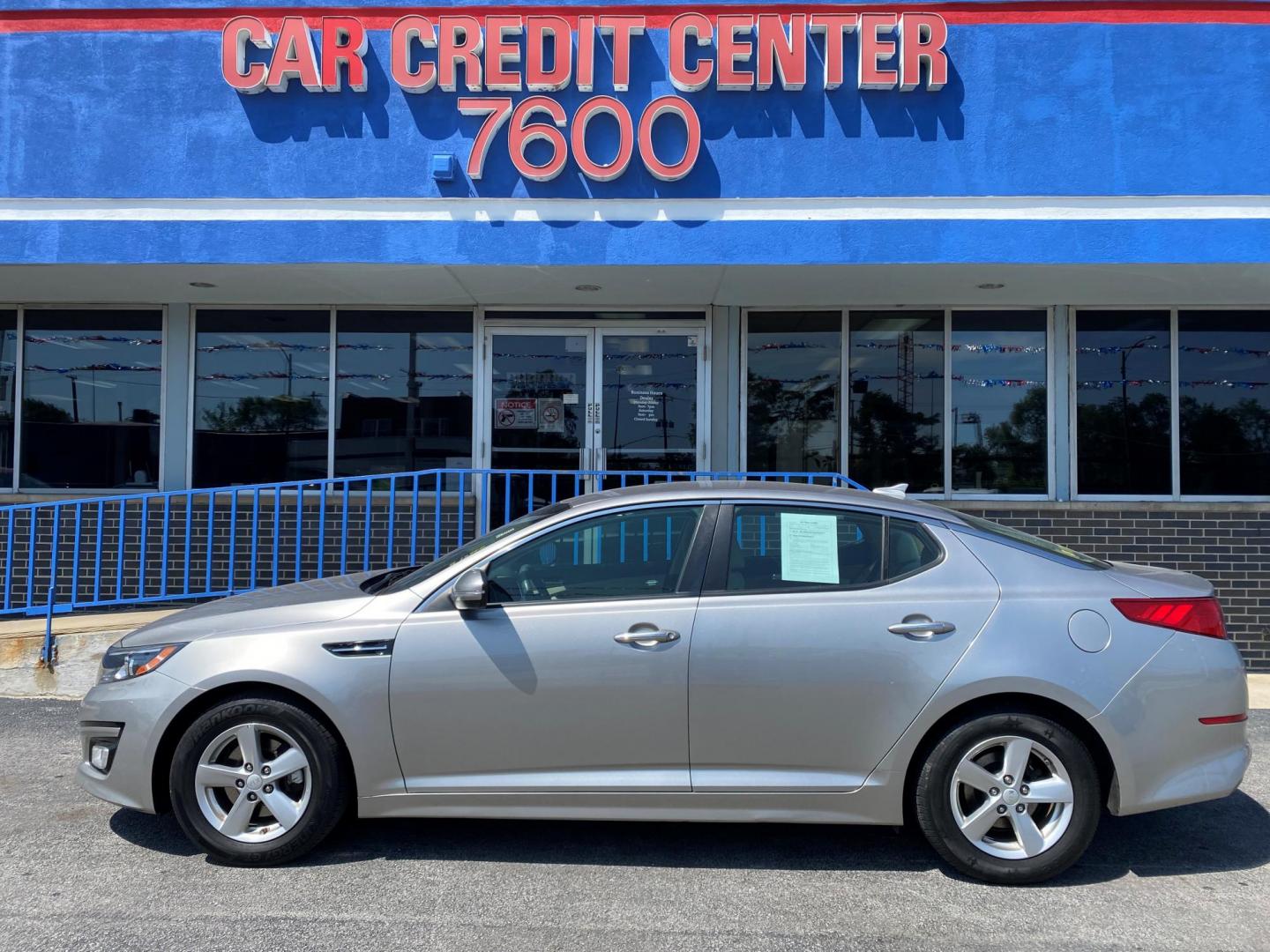 2015 SILVER Kia Optima LX (5XXGM4A79FG) with an 2.4L L4 DOHC 16V engine, 6-Speed Automatic transmission, located at 7600 S Western Ave., Chicago, IL, 60620, (773) 918-3980, 0.000000, 0.000000 - Photo#0