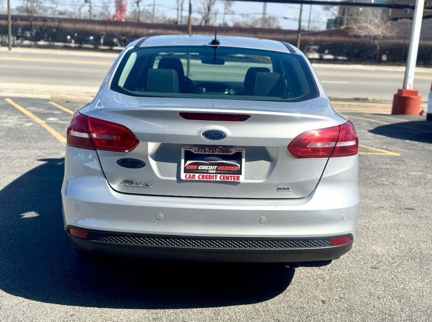2017 SILVER Ford Focus SEL Sedan (1FADP3H21HL) with an 2.0L L4 DOHC 16V engine, located at 7600 S Western Ave., Chicago, IL, 60620, (773) 918-3980, 0.000000, 0.000000 - Photo#3