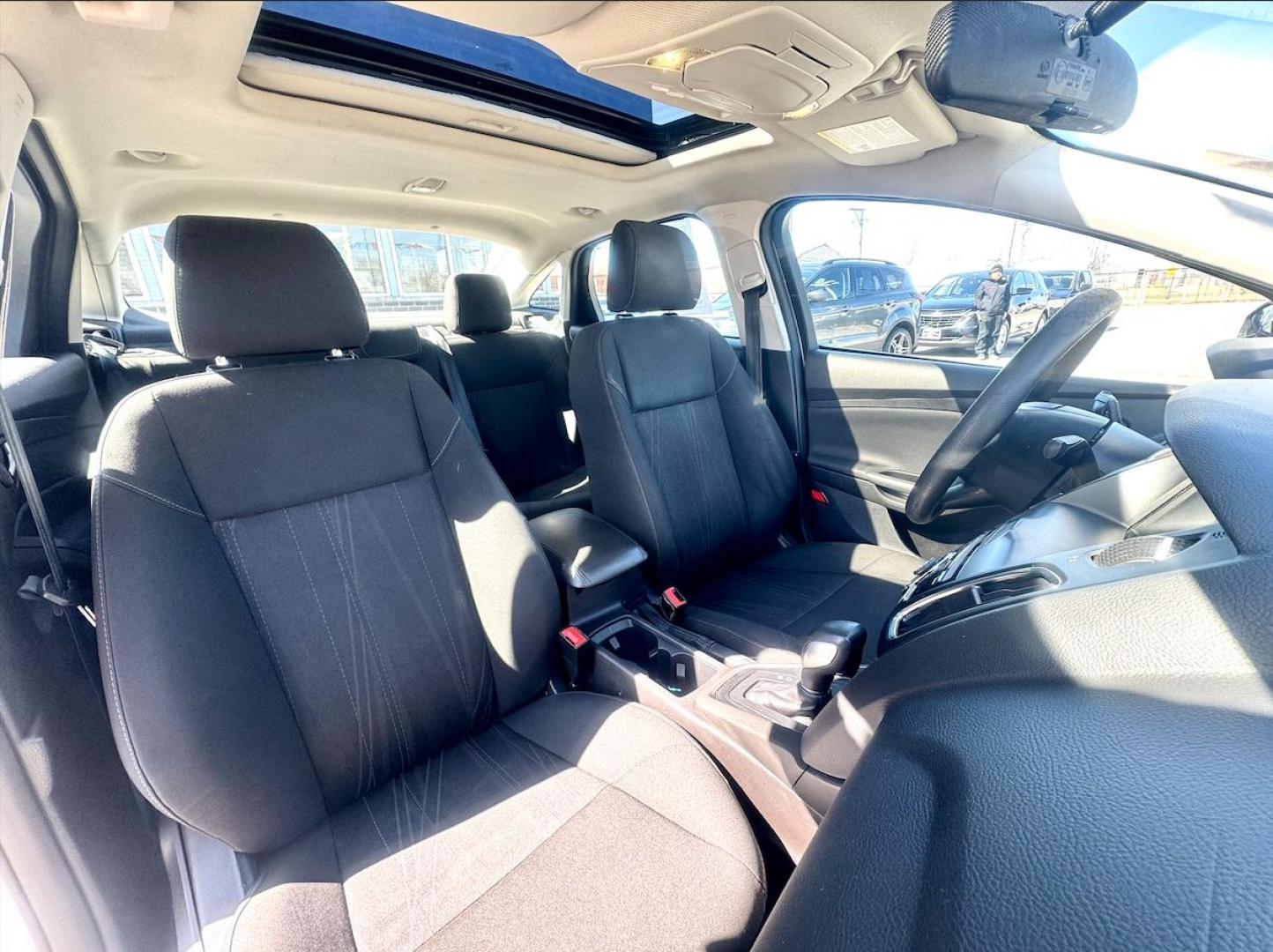 2017 SILVER Ford Focus SEL Sedan (1FADP3H21HL) with an 2.0L L4 DOHC 16V engine, located at 7600 S Western Ave., Chicago, IL, 60620, (773) 918-3980, 0.000000, 0.000000 - Photo#9