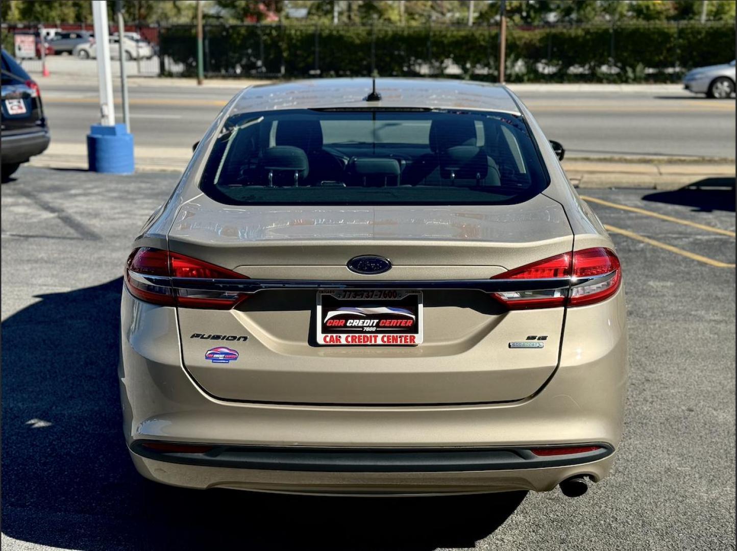 2017 GOLD FORD FUSION SE SE (3FA6P0HD1HR) with an 1.5L L4 DOHC 16V engine, 6A transmission, located at 7600 S Western Ave., Chicago, IL, 60620, (773) 918-3980, 0.000000, 0.000000 - Photo#3