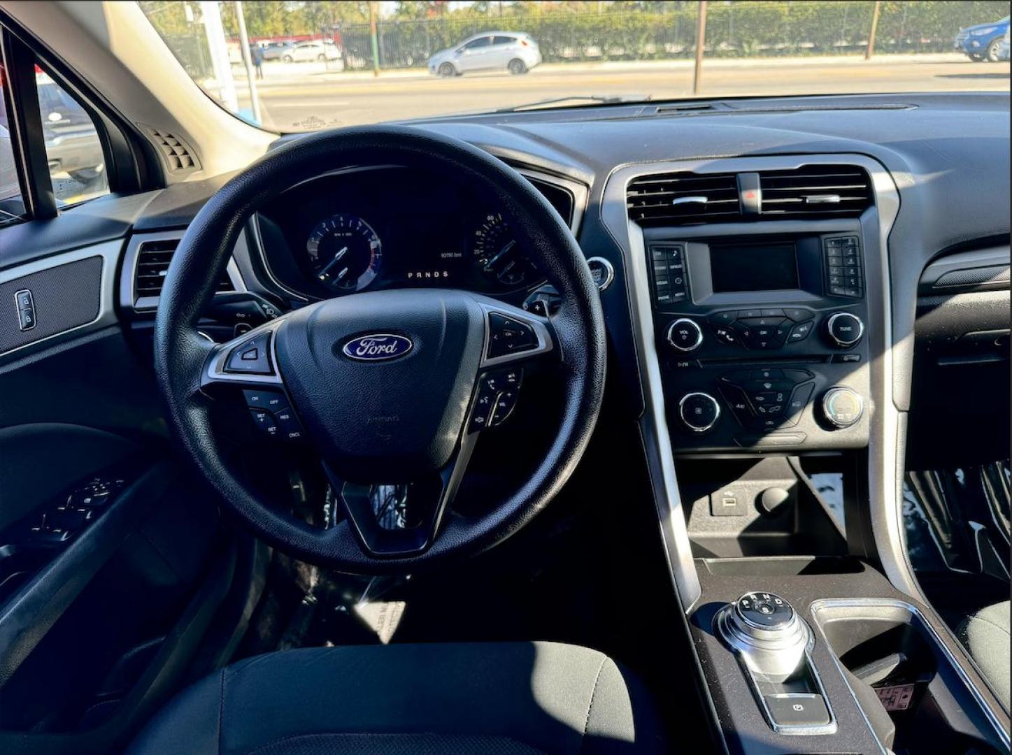 2017 GOLD FORD FUSION SE SE (3FA6P0HD1HR) with an 1.5L L4 DOHC 16V engine, 6A transmission, located at 7600 S Western Ave., Chicago, IL, 60620, (773) 918-3980, 0.000000, 0.000000 - Photo#5