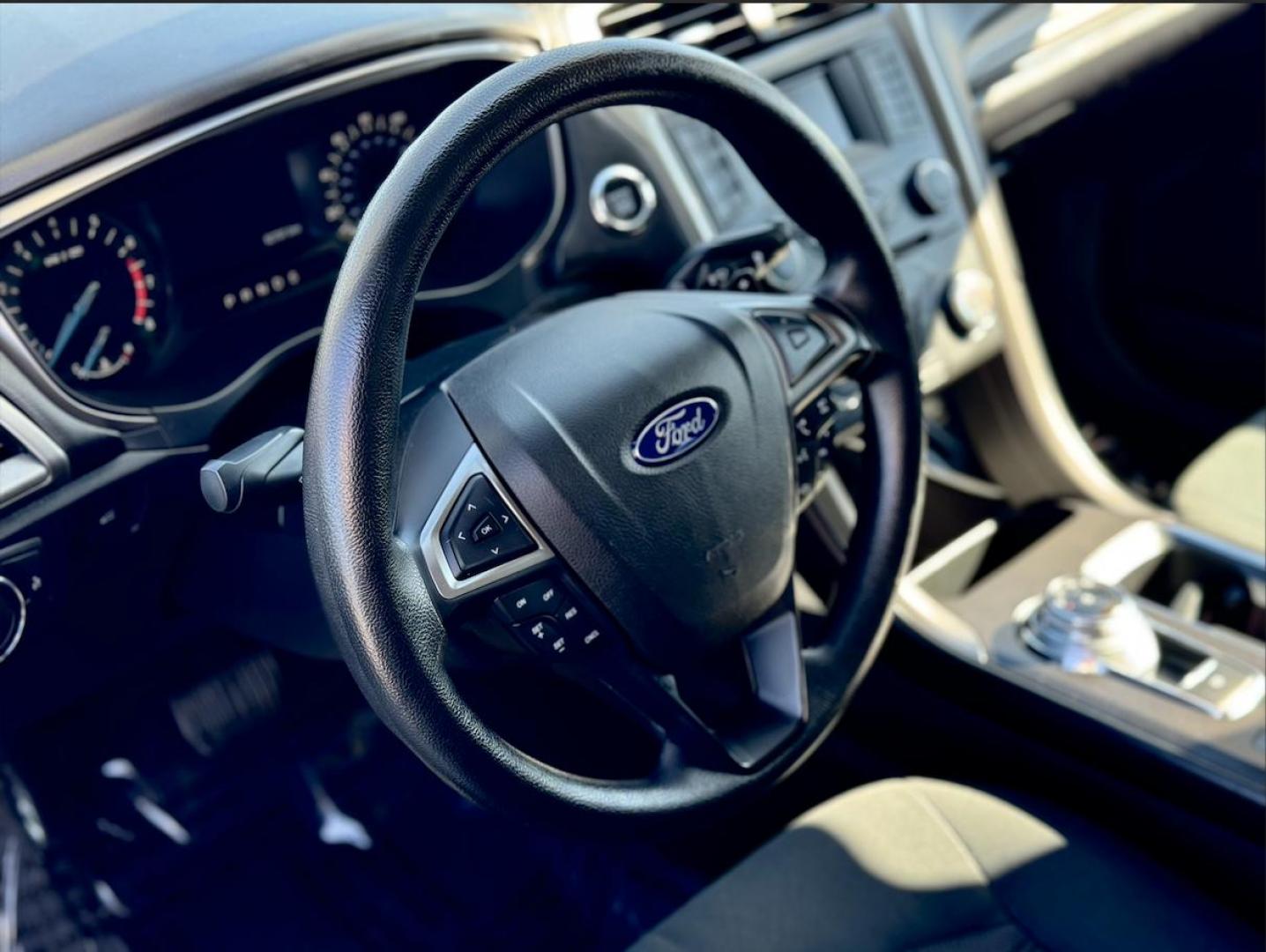 2017 GOLD FORD FUSION SE SE (3FA6P0HD1HR) with an 1.5L L4 DOHC 16V engine, 6A transmission, located at 7600 S Western Ave., Chicago, IL, 60620, (773) 918-3980, 0.000000, 0.000000 - Photo#6