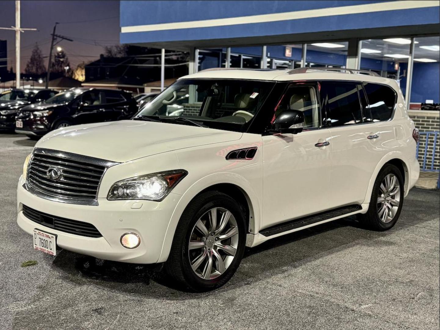 2012 WHITE Infiniti QX56 4WD (JN8AZ2NE4C9) with an 5.6L V8 DOHC 32V engine, 5-Speed Automatic transmission, located at 7600 S Western Ave., Chicago, IL, 60620, (773) 918-3980, 0.000000, 0.000000 - Photo#2