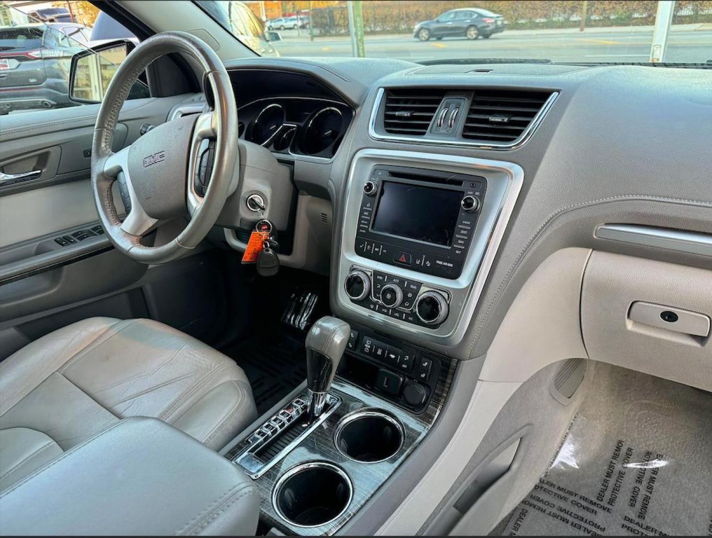 2016 BALCK GMC Acadia SLT-1 FWD (1GKKRRKDXGJ) with an 3.6L V6 DOHC 24V engine, 6A transmission, located at 7600 S Western Ave., Chicago, IL, 60620, (773) 918-3980, 0.000000, 0.000000 - Photo#8