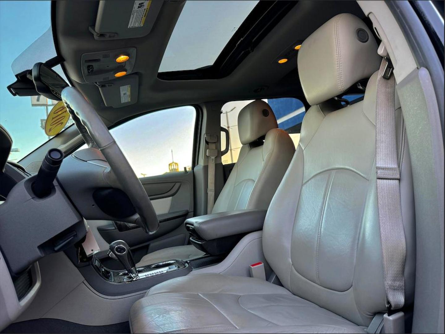 2016 BALCK GMC Acadia SLT-1 FWD (1GKKRRKDXGJ) with an 3.6L V6 DOHC 24V engine, 6A transmission, located at 7600 S Western Ave., Chicago, IL, 60620, (773) 918-3980, 0.000000, 0.000000 - Photo#7