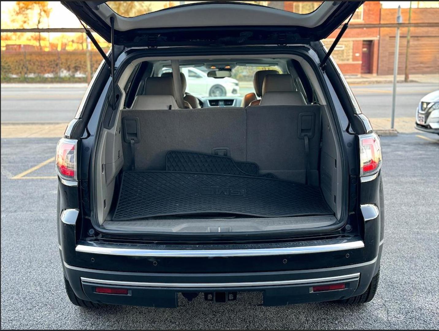 2016 BALCK GMC Acadia SLT-1 FWD (1GKKRRKDXGJ) with an 3.6L V6 DOHC 24V engine, 6A transmission, located at 7600 S Western Ave., Chicago, IL, 60620, (773) 918-3980, 0.000000, 0.000000 - Photo#4