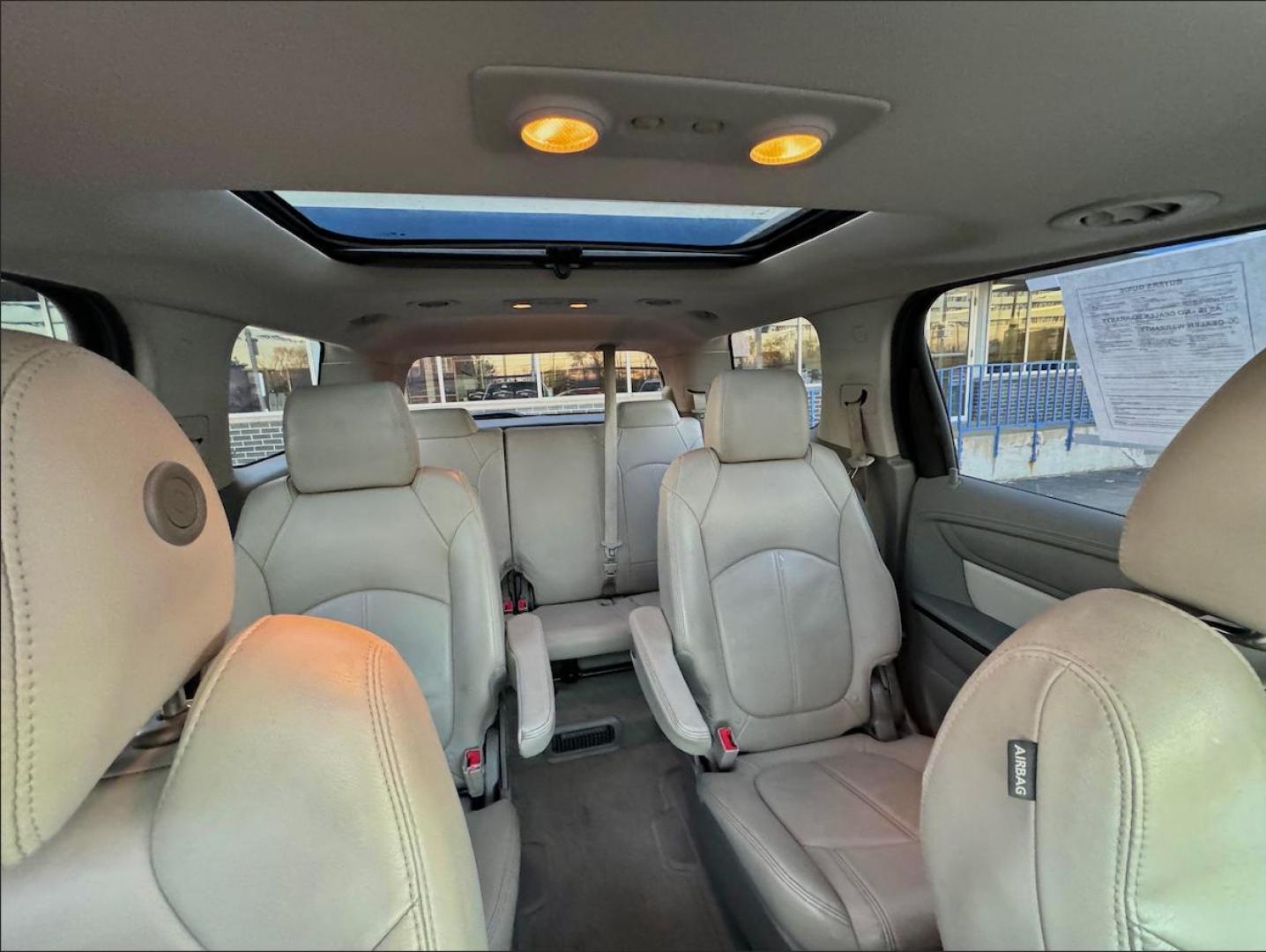 2016 BALCK GMC Acadia SLT-1 FWD (1GKKRRKDXGJ) with an 3.6L V6 DOHC 24V engine, 6A transmission, located at 7600 S Western Ave., Chicago, IL, 60620, (773) 918-3980, 0.000000, 0.000000 - Photo#11