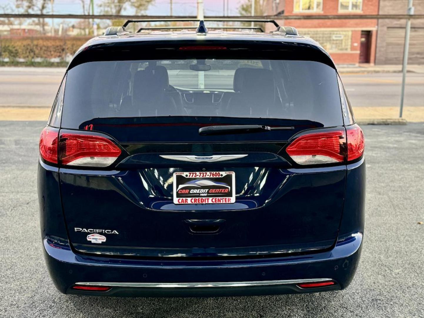 2017 BLUE Chrysler Pacifica Touring (2C4RC1BG0HR) with an 3.6L V6 DOHC 24V engine, 6A transmission, located at 7600 S Western Ave., Chicago, IL, 60620, (773) 918-3980, 0.000000, 0.000000 - Photo#3