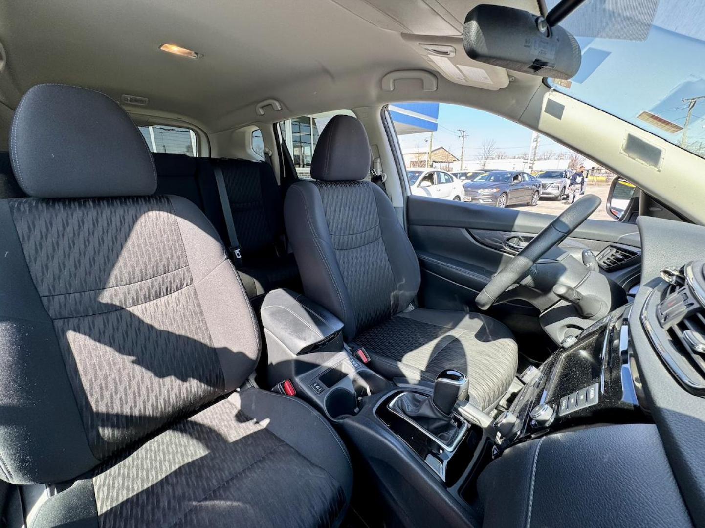 2020 WHITE Nissan Rogue S AWD (5N1AT2MV7LC) with an 2.5L L4 DOHC 16V engine, CVT transmission, located at 7600 S Western Ave., Chicago, IL, 60620, (773) 918-3980, 0.000000, 0.000000 - Photo#9