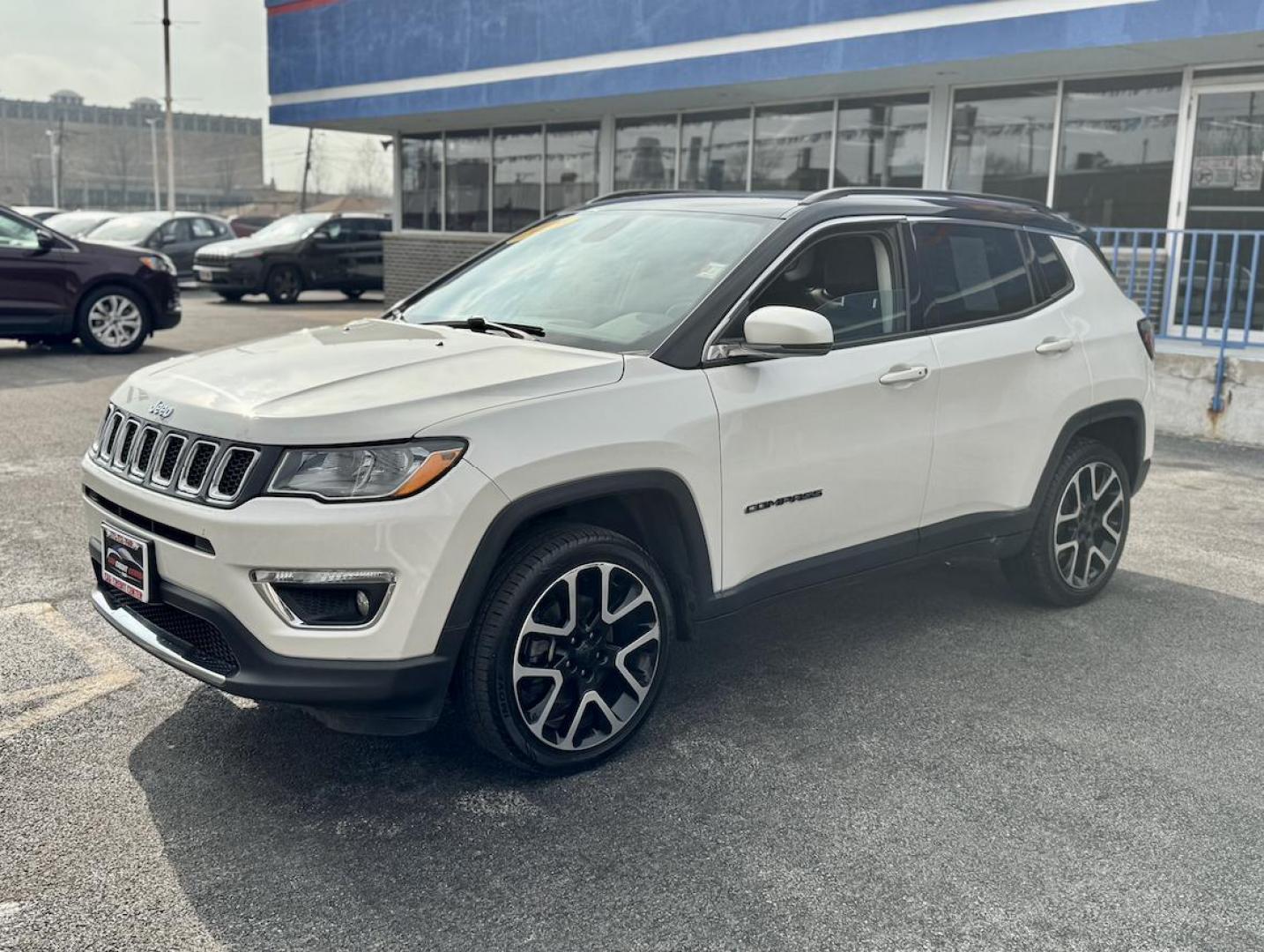 2019 WHITE Jeep Compass Limited 4WD (3C4NJDCB3KT) with an 2.4L L4 DOHC 16V engine, CVT transmission, located at 7600 S Western Ave., Chicago, IL, 60620, (773) 918-3980, 0.000000, 0.000000 - Photo#2