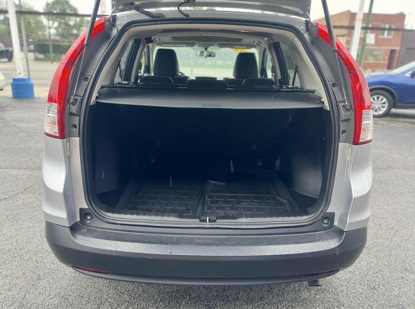 2014 SILVER Honda CR-V EX-L 4WD 5-Speed AT (2HKRM4H79EH) with an 2.4L L4 DOHC 16V engine, 5-Speed Automatic transmission, located at 7600 S Western Ave., Chicago, IL, 60620, (773) 918-3980, 0.000000, 0.000000 - Photo#4