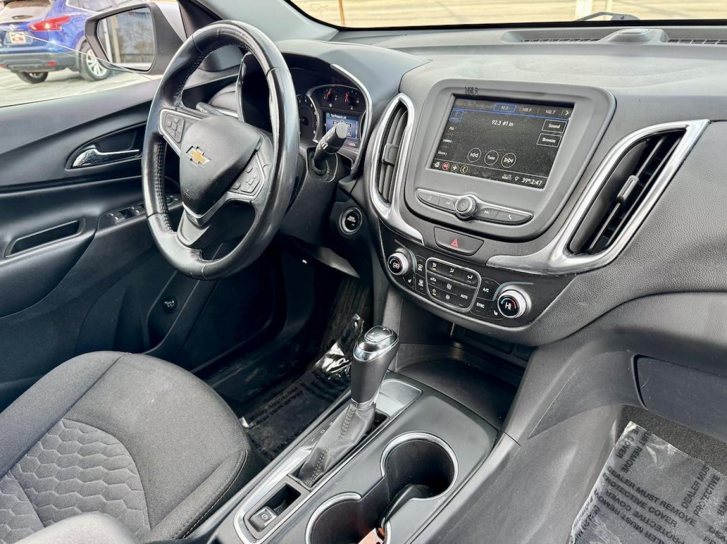 2019 GRAY Chevrolet Equinox LT 2WD (3GNAXKEVXKS) with an 1.5L L4 DIR DOHC 16V TURBO engine, 6A transmission, located at 7600 S Western Ave., Chicago, IL, 60620, (773) 918-3980, 0.000000, 0.000000 - Photo#8
