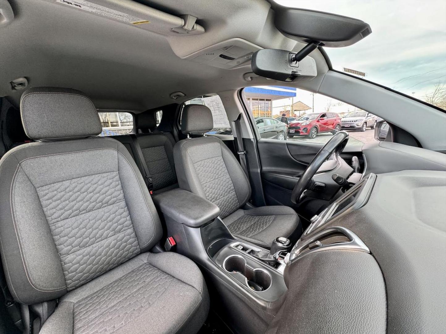 2019 GRAY Chevrolet Equinox LT 2WD (3GNAXKEVXKS) with an 1.5L L4 DIR DOHC 16V TURBO engine, 6A transmission, located at 7600 S Western Ave., Chicago, IL, 60620, (773) 918-3980, 0.000000, 0.000000 - Photo#9