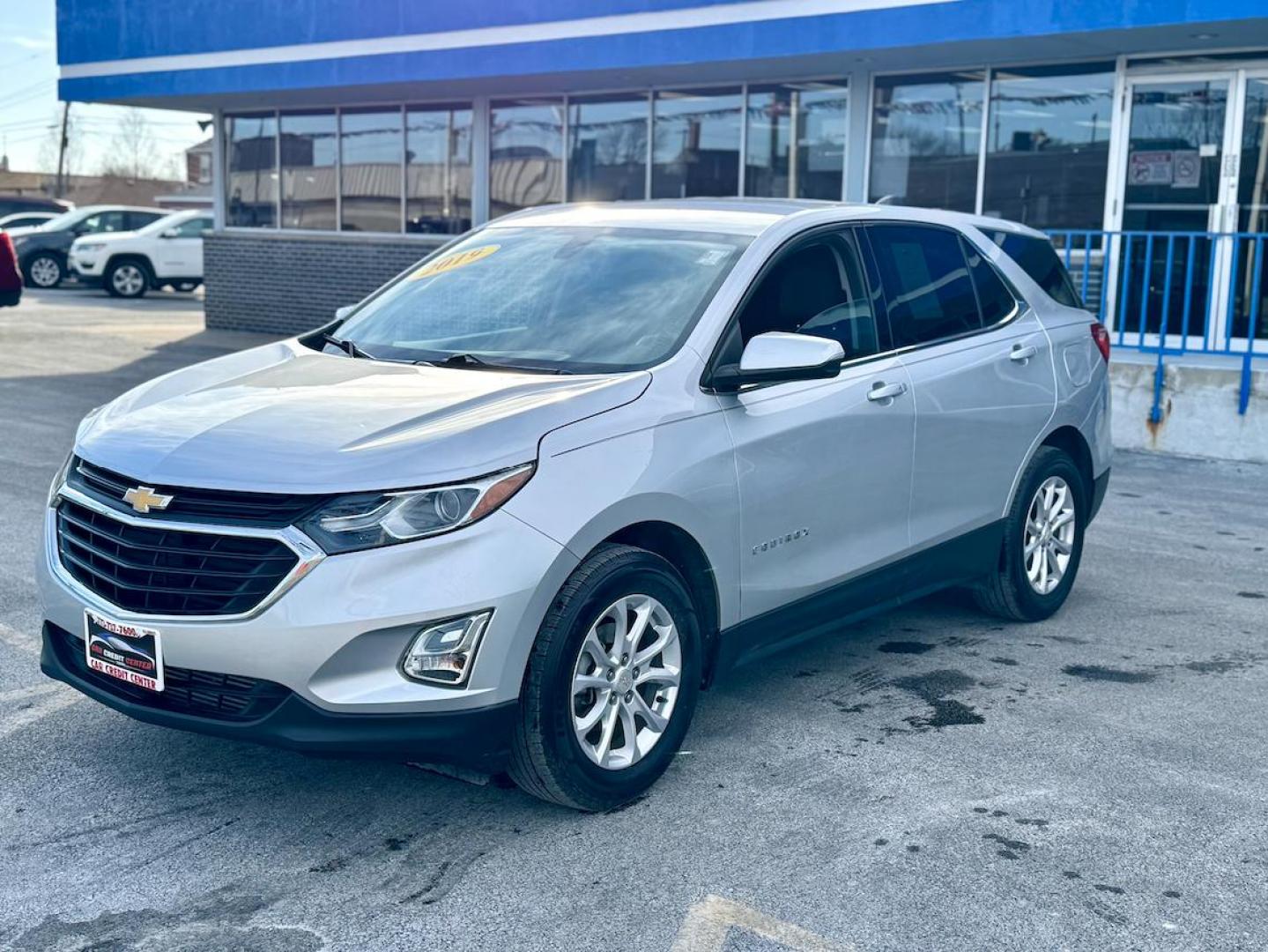 2019 GRAY Chevrolet Equinox LT 2WD (3GNAXKEVXKS) with an 1.5L L4 DIR DOHC 16V TURBO engine, 6A transmission, located at 7600 S Western Ave., Chicago, IL, 60620, (773) 918-3980, 0.000000, 0.000000 - Photo#2