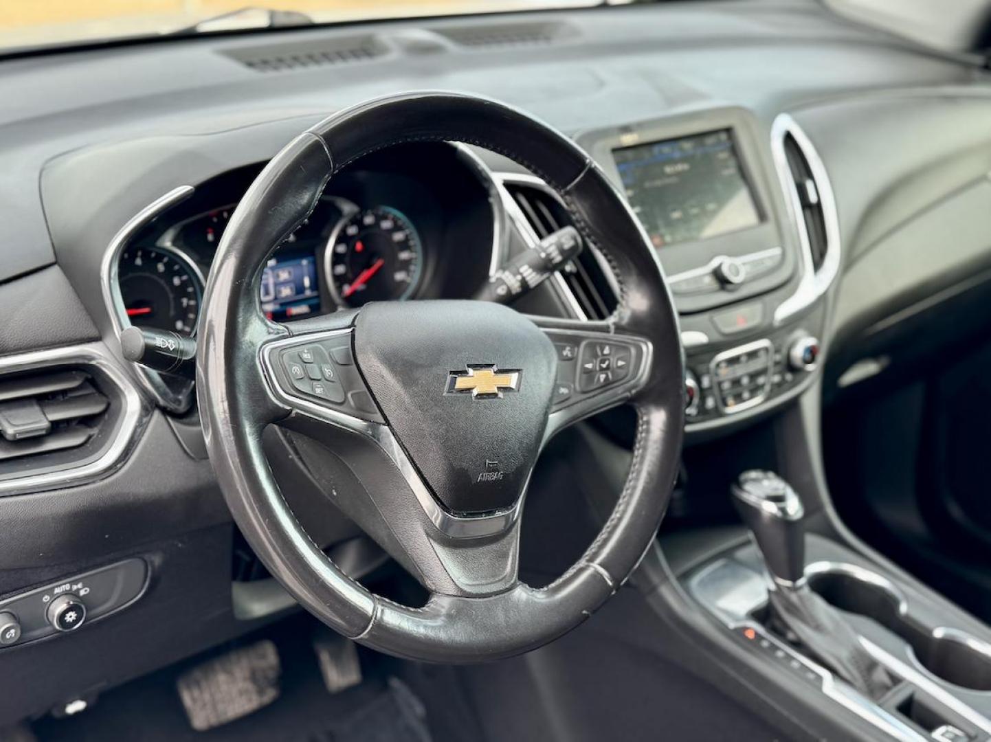 2019 GRAY Chevrolet Equinox LT 2WD (3GNAXKEVXKS) with an 1.5L L4 DIR DOHC 16V TURBO engine, 6A transmission, located at 7600 S Western Ave., Chicago, IL, 60620, (773) 918-3980, 0.000000, 0.000000 - Photo#5