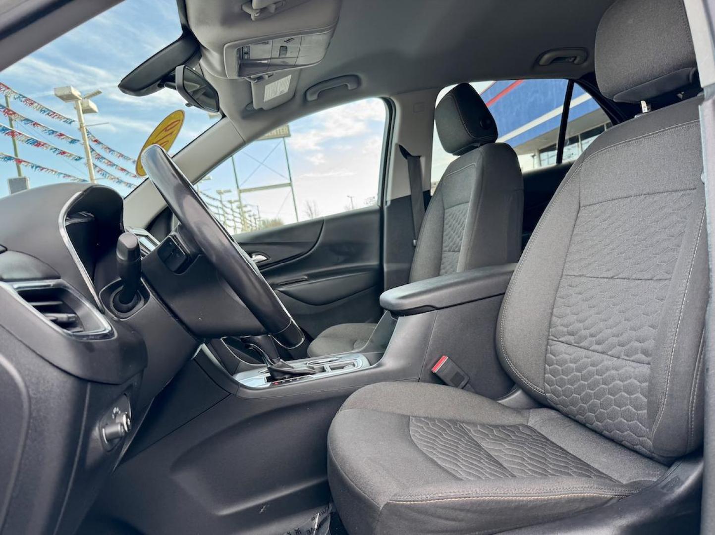 2019 GRAY Chevrolet Equinox LT 2WD (3GNAXKEVXKS) with an 1.5L L4 DIR DOHC 16V TURBO engine, 6A transmission, located at 7600 S Western Ave., Chicago, IL, 60620, (773) 918-3980, 0.000000, 0.000000 - Photo#7