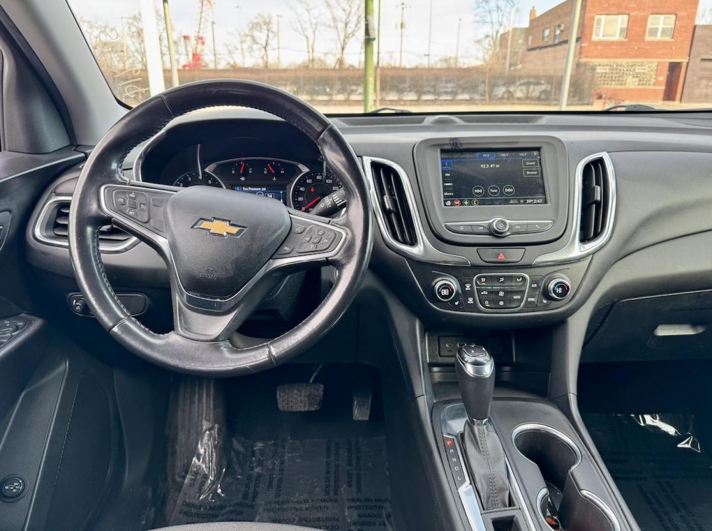 2019 GRAY Chevrolet Equinox LT 2WD (3GNAXKEVXKS) with an 1.5L L4 DIR DOHC 16V TURBO engine, 6A transmission, located at 7600 S Western Ave., Chicago, IL, 60620, (773) 918-3980, 0.000000, 0.000000 - Photo#6