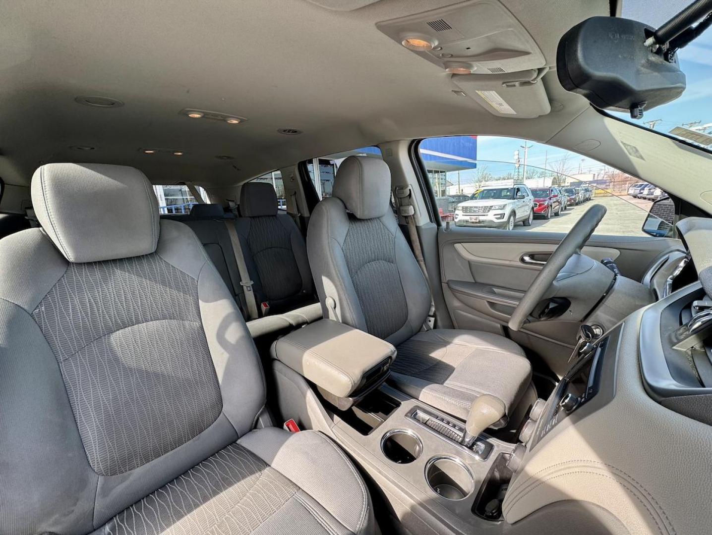 2017 SILVER Chevrolet Traverse LS FWD w/PDC (1GNKRFED2HJ) with an 3.6L V6 DOHC 24V engine, 6A transmission, located at 7600 S Western Ave., Chicago, IL, 60620, (773) 918-3980, 0.000000, 0.000000 - Photo#9