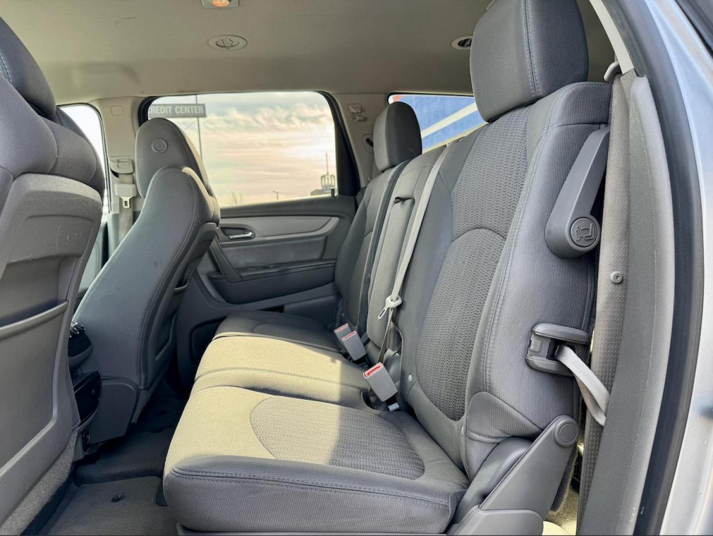 2017 SILVER Chevrolet Traverse LS FWD w/PDC (1GNKRFED2HJ) with an 3.6L V6 DOHC 24V engine, 6A transmission, located at 7600 S Western Ave., Chicago, IL, 60620, (773) 918-3980, 0.000000, 0.000000 - Photo#12