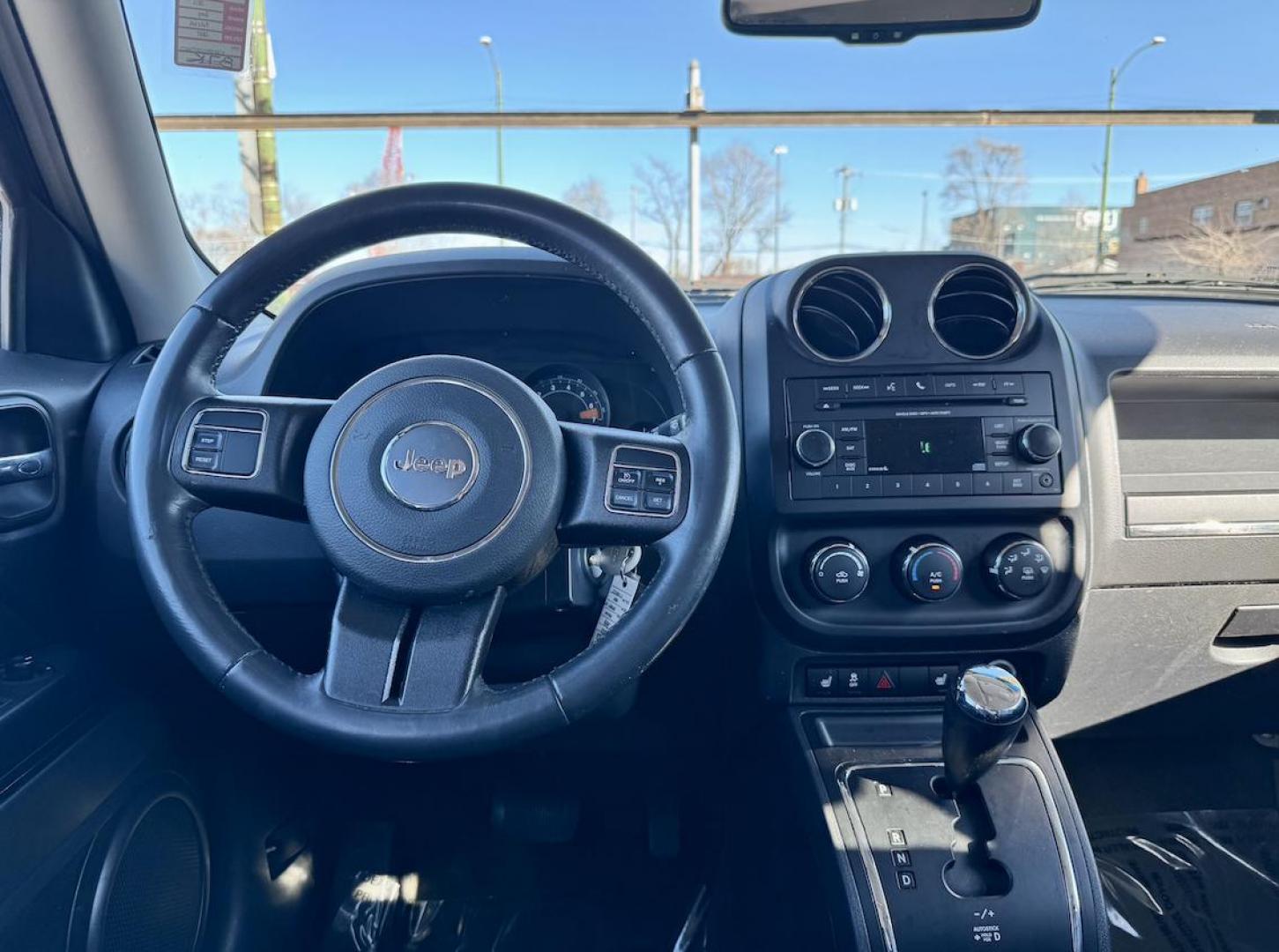 2016 GRAY Jeep Patriot Latitude 2WD (1C4NJPFA1GD) with an 2.0L L4 DOHC 16V engine, located at 7600 S Western Ave., Chicago, IL, 60620, (773) 918-3980, 0.000000, 0.000000 - Photo#5
