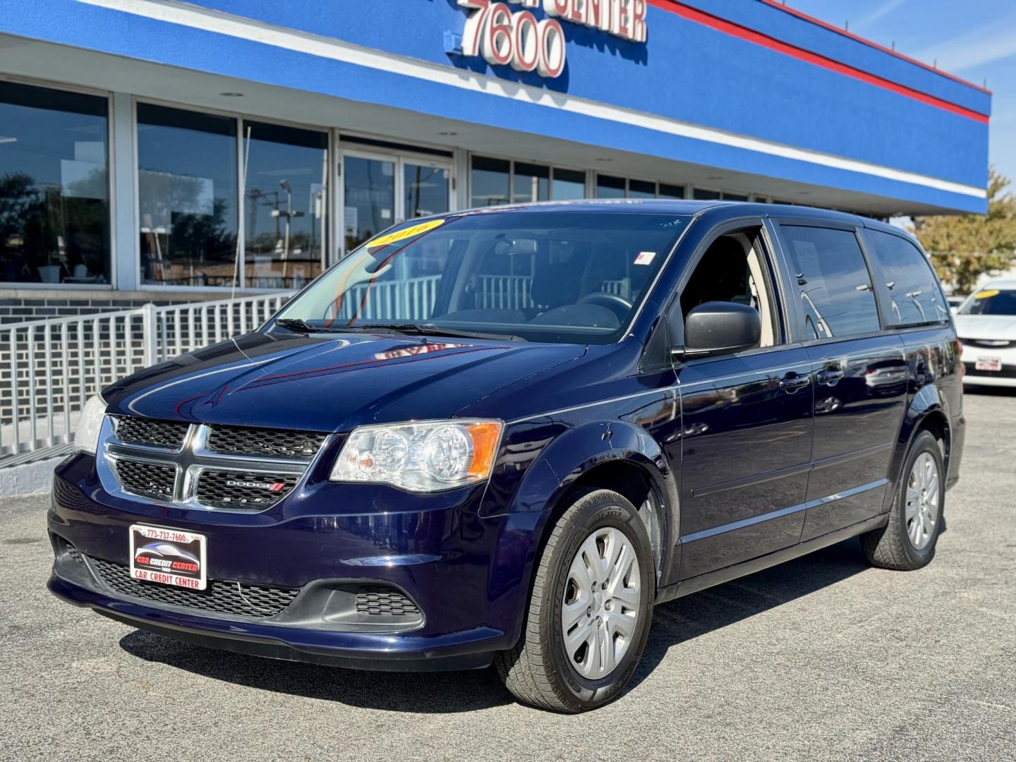 2016 BLUE Dodge Grand Caravan SE (2C4RDGBG0GR) with an 3.6L V6 DOHC 24V engine, 6A transmission, located at 7600 S Western Ave., Chicago, IL, 60620, (773) 918-3980, 0.000000, 0.000000 - Photo#2