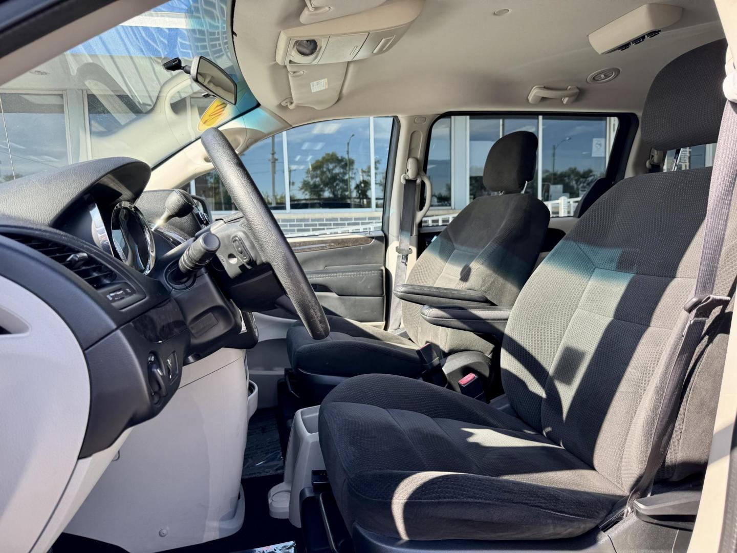 2016 BLUE Dodge Grand Caravan SE (2C4RDGBG0GR) with an 3.6L V6 DOHC 24V engine, 6A transmission, located at 7600 S Western Ave., Chicago, IL, 60620, (773) 918-3980, 0.000000, 0.000000 - Photo#7