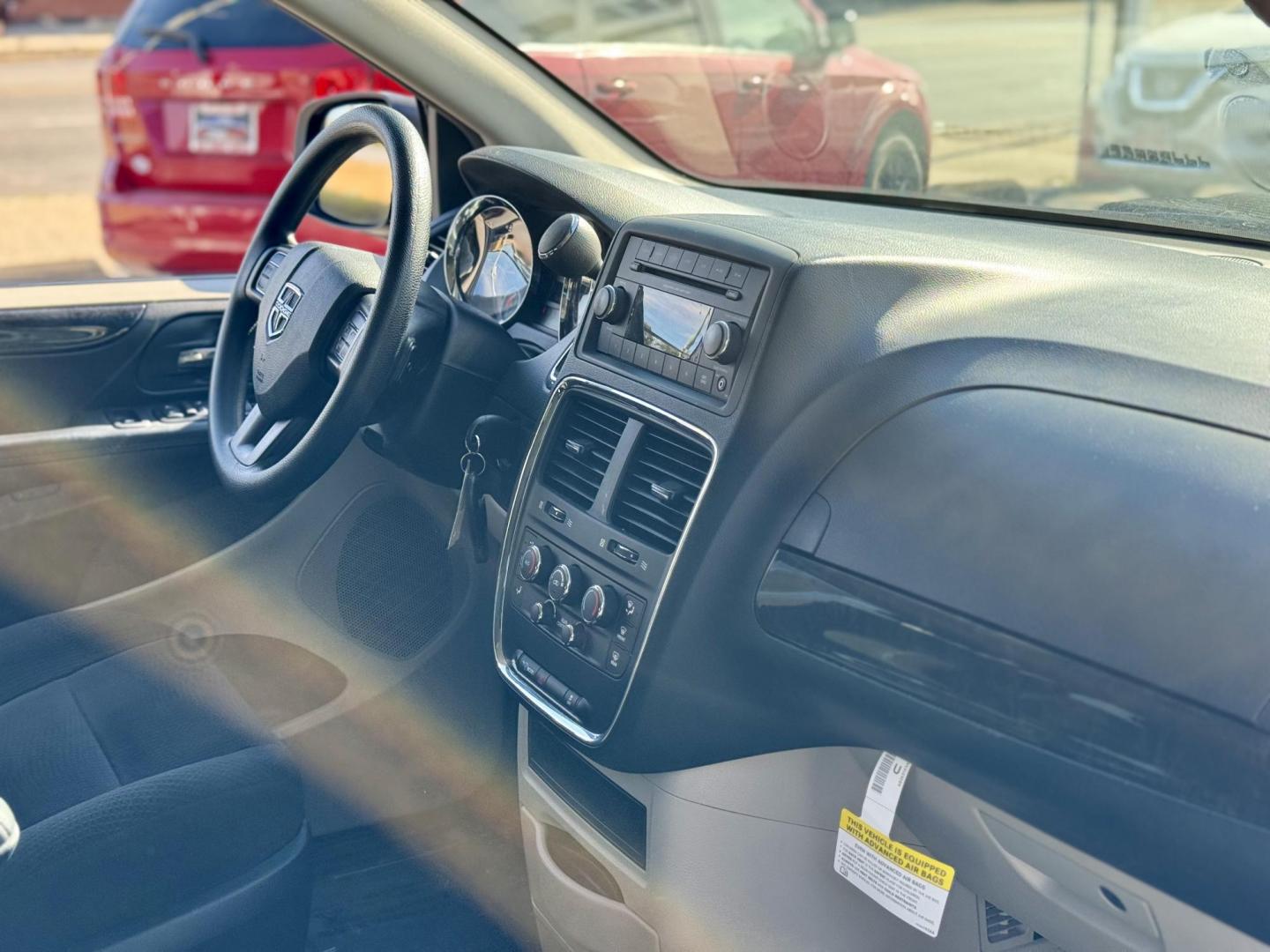 2016 BLUE Dodge Grand Caravan SE (2C4RDGBG0GR) with an 3.6L V6 DOHC 24V engine, 6A transmission, located at 7600 S Western Ave., Chicago, IL, 60620, (773) 918-3980, 0.000000, 0.000000 - Photo#8