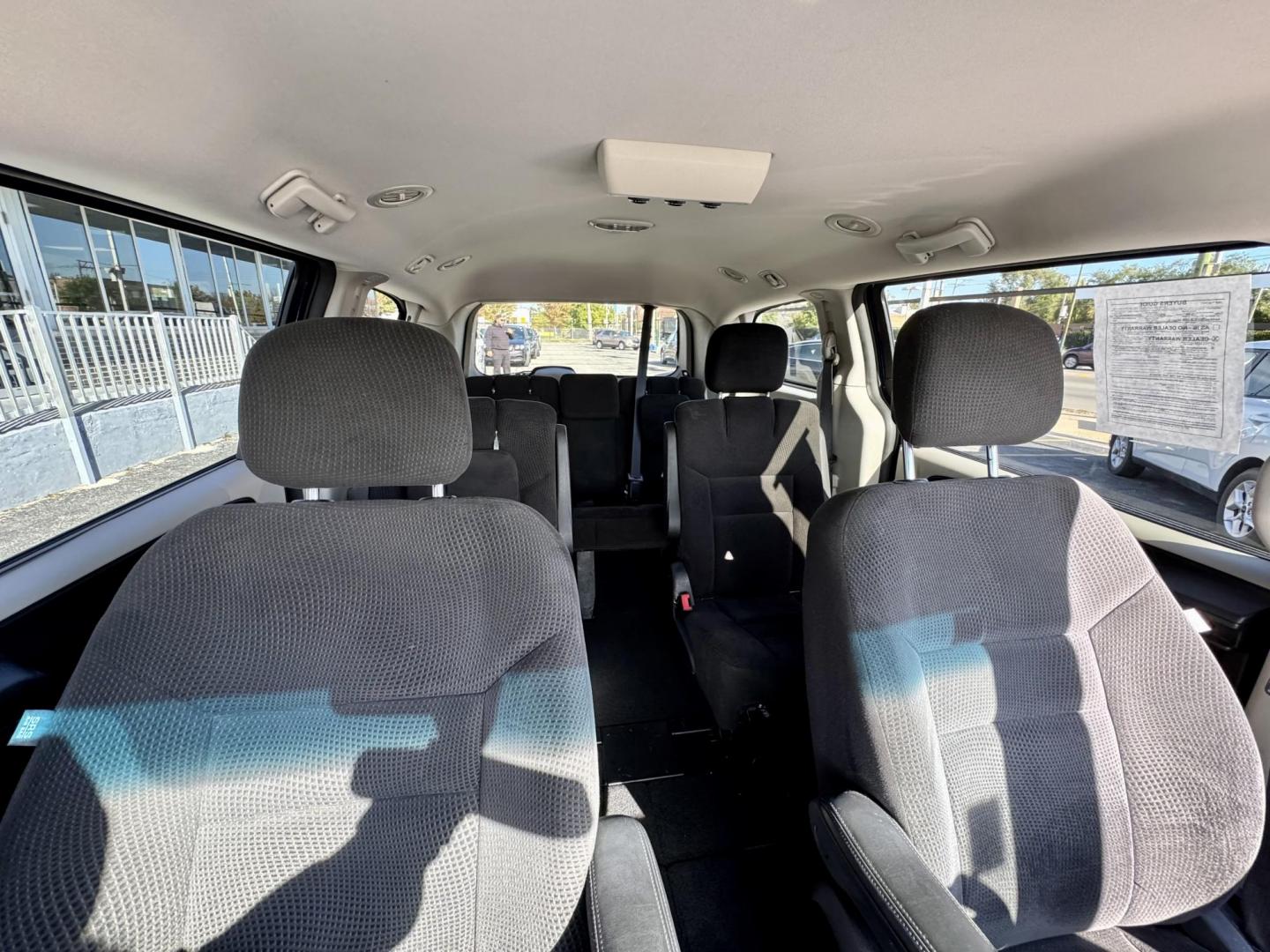 2016 BLUE Dodge Grand Caravan SE (2C4RDGBG0GR) with an 3.6L V6 DOHC 24V engine, 6A transmission, located at 7600 S Western Ave., Chicago, IL, 60620, (773) 918-3980, 0.000000, 0.000000 - Photo#12