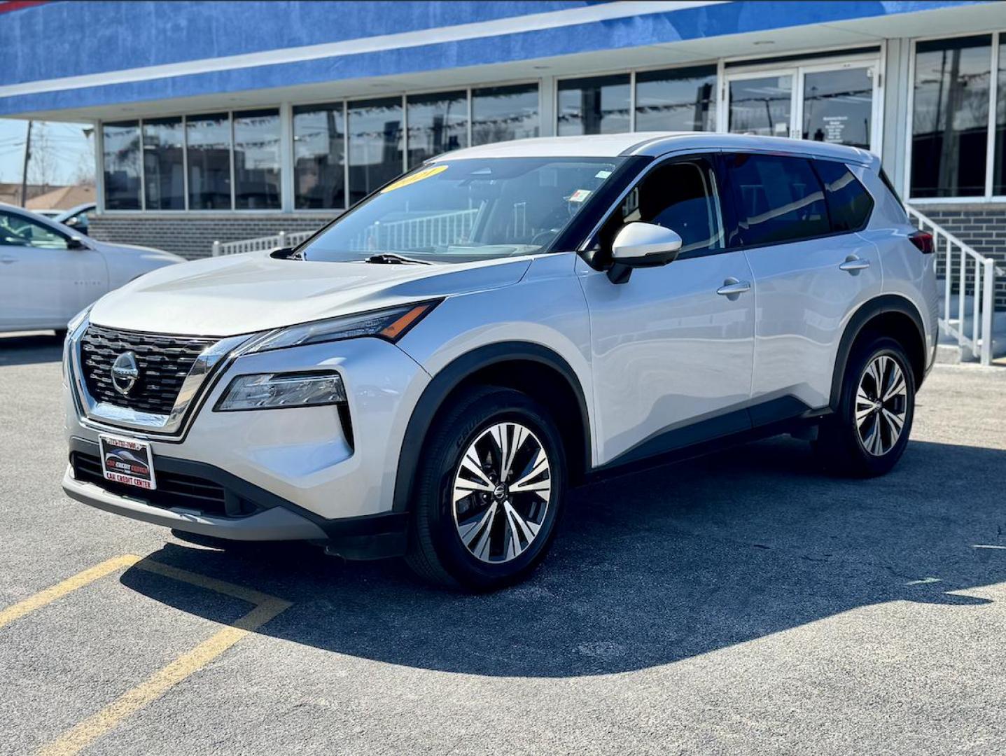 2021 SILVER Nissan Rogue SV (5N1AT3BA3MC) with an 2.5L L4 DOHC 16V engine, CVT transmission, located at 7600 S Western Ave., Chicago, IL, 60620, (773) 918-3980, 0.000000, 0.000000 - Photo#2