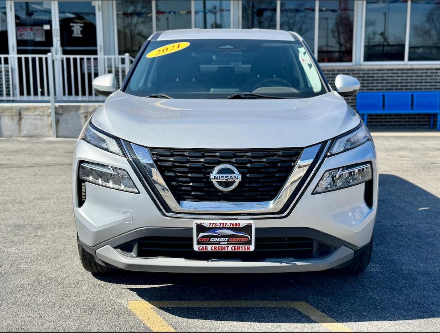 2021 SILVER Nissan Rogue SV (5N1AT3BA3MC) with an 2.5L L4 DOHC 16V engine, CVT transmission, located at 7600 S Western Ave., Chicago, IL, 60620, (773) 918-3980, 0.000000, 0.000000 - Photo#1