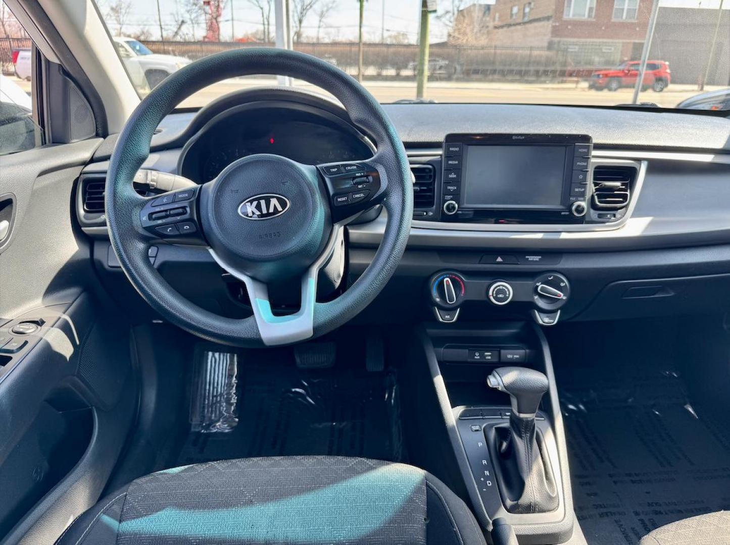 2020 OFF-WHITE Kia Rio LX (3KPA24AD8LE) with an 1.6L L4 DOHC 16V engine, 6A transmission, located at 7600 S Western Ave., Chicago, IL, 60620, (773) 918-3980, 0.000000, 0.000000 - Photo#6