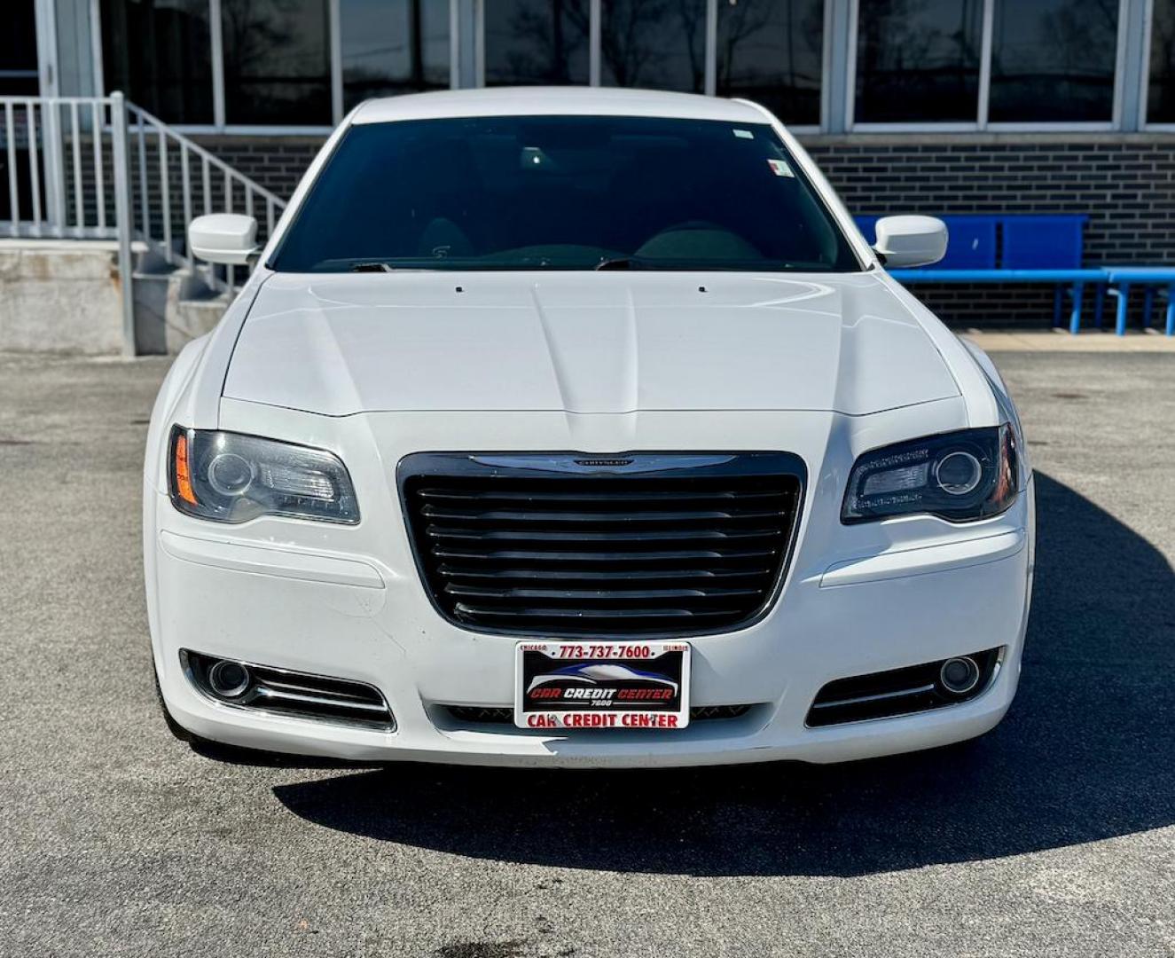 2014 WHITE Chrysler 300 S V6 AWD (2C3CCAGGXEH) with an 3.6L V6 DOHC 24V engine, 8-Speed Automatic transmission, located at 7600 S Western Ave., Chicago, IL, 60620, (773) 918-3980, 0.000000, 0.000000 - Photo#1