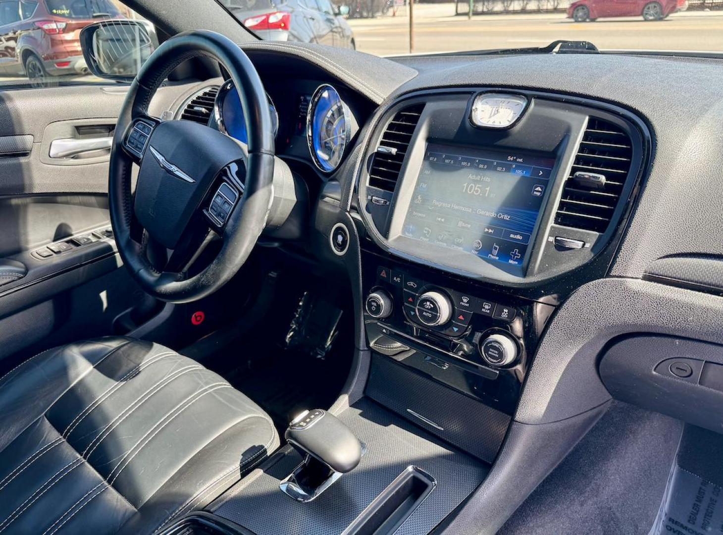 2014 WHITE Chrysler 300 S V6 AWD (2C3CCAGGXEH) with an 3.6L V6 DOHC 24V engine, 8-Speed Automatic transmission, located at 7600 S Western Ave., Chicago, IL, 60620, (773) 918-3980, 0.000000, 0.000000 - Photo#8