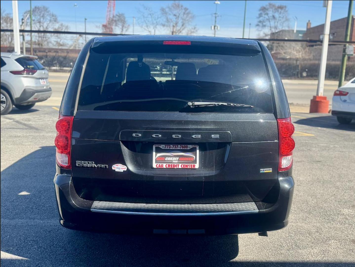 2018 BLACK Dodge Grand Caravan SE (2C4RDGBG6JR) with an 3.6L V6 DOHC 24V engine, 6A transmission, located at 7600 S Western Ave., Chicago, IL, 60620, (773) 918-3980, 0.000000, 0.000000 - Photo#3