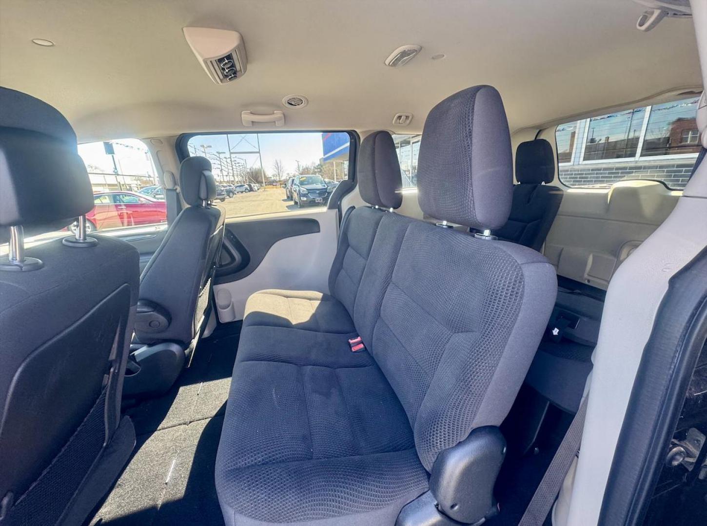 2018 BLACK Dodge Grand Caravan SE (2C4RDGBG6JR) with an 3.6L V6 DOHC 24V engine, 6A transmission, located at 7600 S Western Ave., Chicago, IL, 60620, (773) 918-3980, 0.000000, 0.000000 - Photo#10
