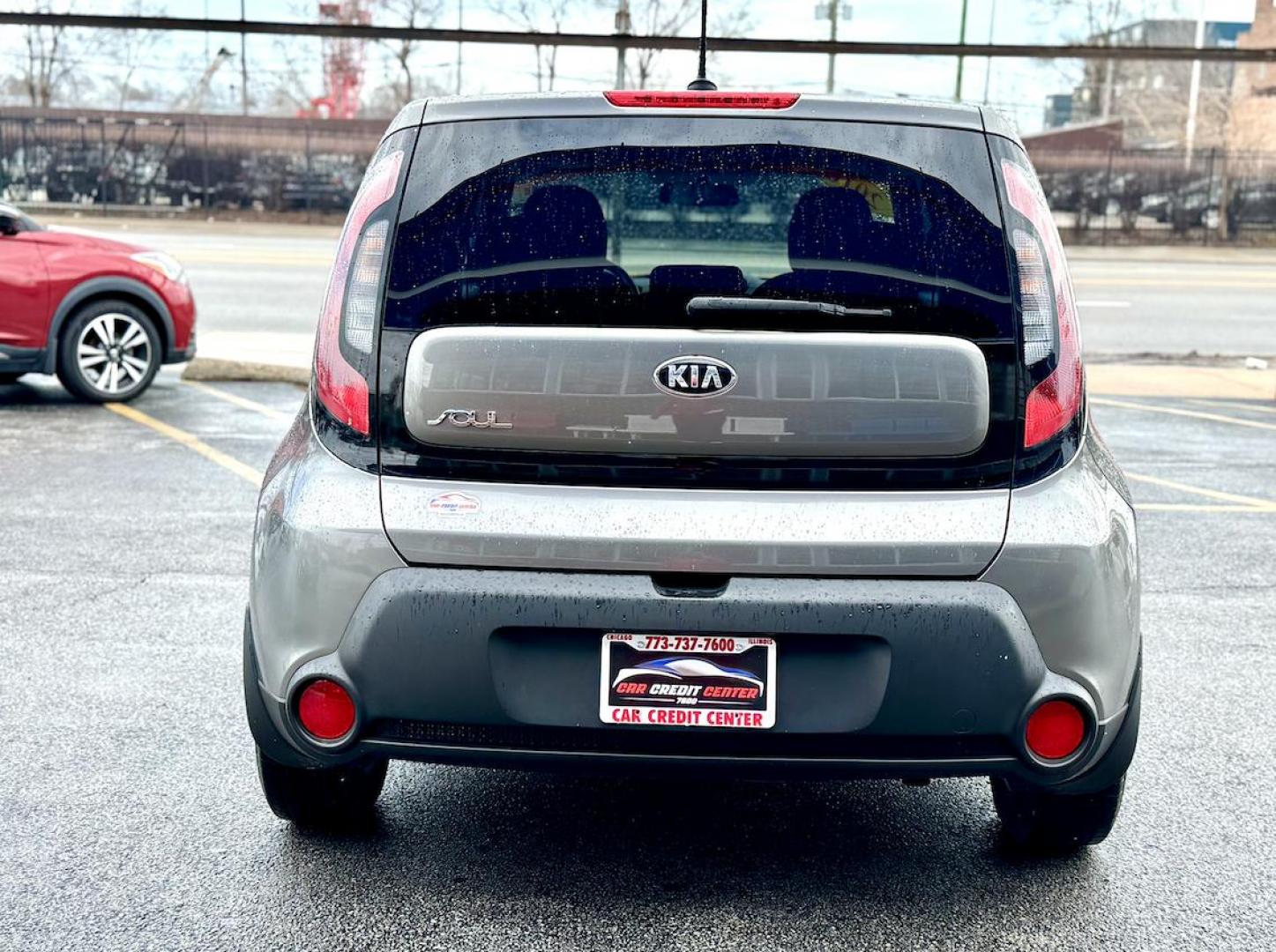 2016 GRAY Kia Soul Base 6A (KNDJN2A22G7) with an 1.6L L4 DOHC 16V engine, 6A transmission, located at 7600 S Western Ave., Chicago, IL, 60620, (773) 918-3980, 0.000000, 0.000000 - Photo#3