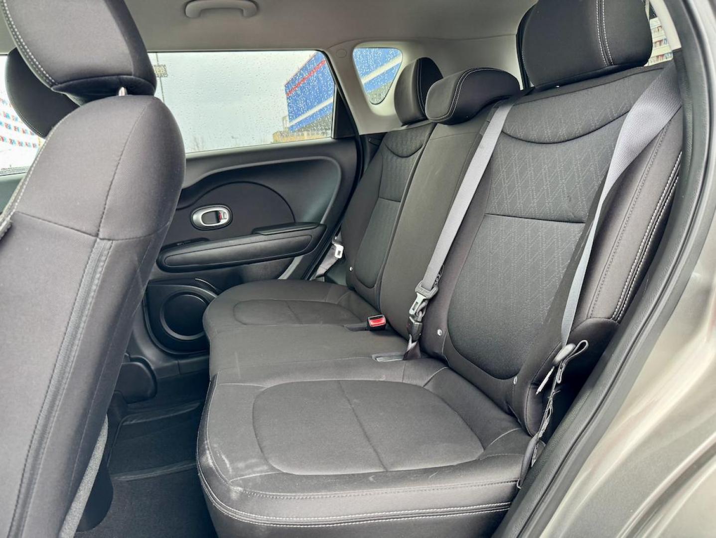 2016 GRAY Kia Soul Base 6A (KNDJN2A22G7) with an 1.6L L4 DOHC 16V engine, 6A transmission, located at 7600 S Western Ave., Chicago, IL, 60620, (773) 918-3980, 0.000000, 0.000000 - Photo#10