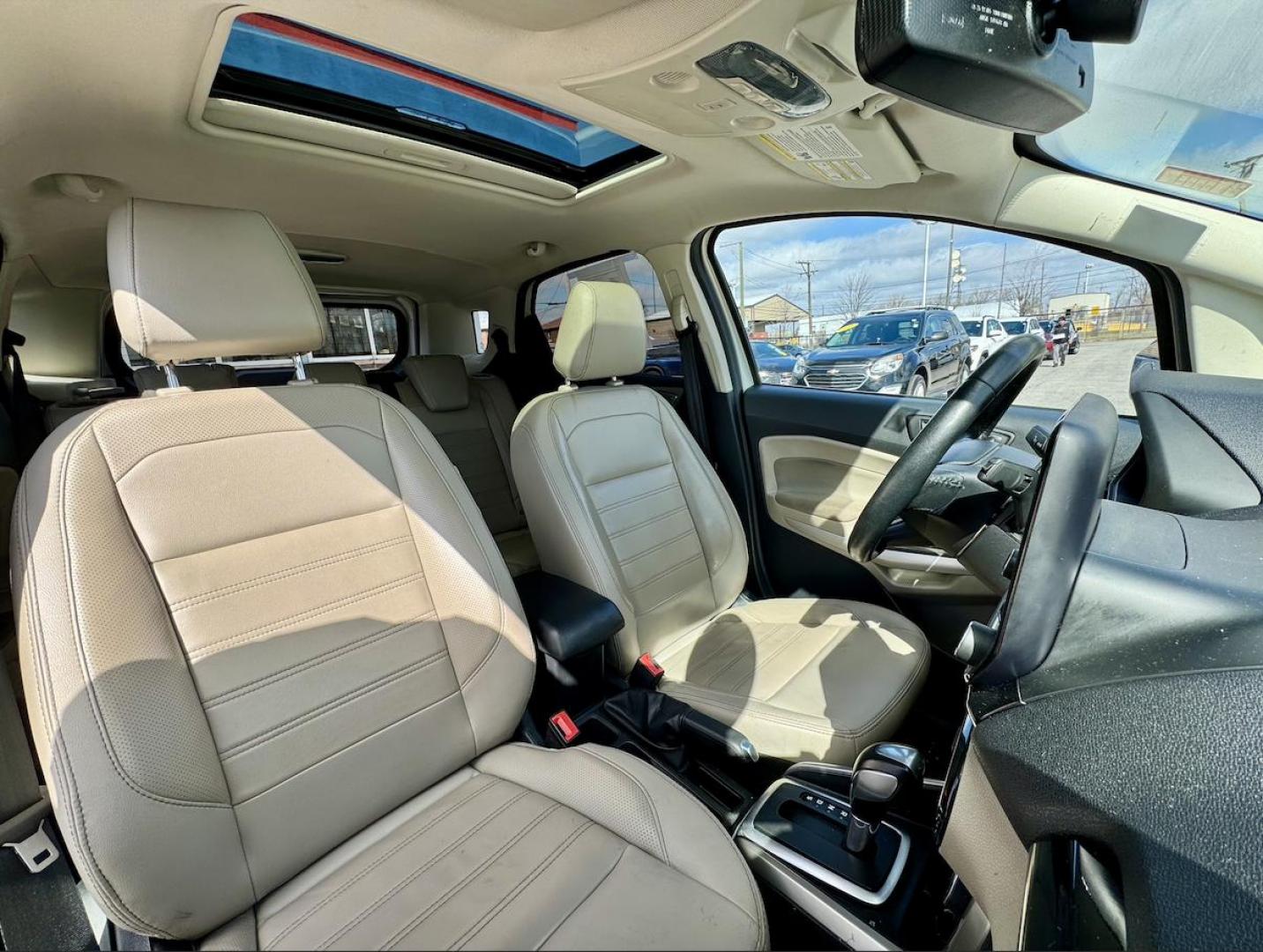2019 WHITE Ford EcoSport Titanium (MAJ3S2KE6KC) with an 1.0L L3 engine, 6A transmission, located at 7600 S Western Ave., Chicago, IL, 60620, (773) 918-3980, 0.000000, 0.000000 - Photo#8