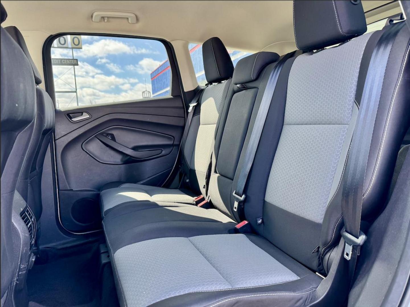 2019 WHITE Ford Escape SE FWD (1FMCU0GD2KU) with an 1.5L L4 DOHC 16V engine, 6A transmission, located at 7600 S Western Ave., Chicago, IL, 60620, (773) 918-3980, 0.000000, 0.000000 - Photo#10