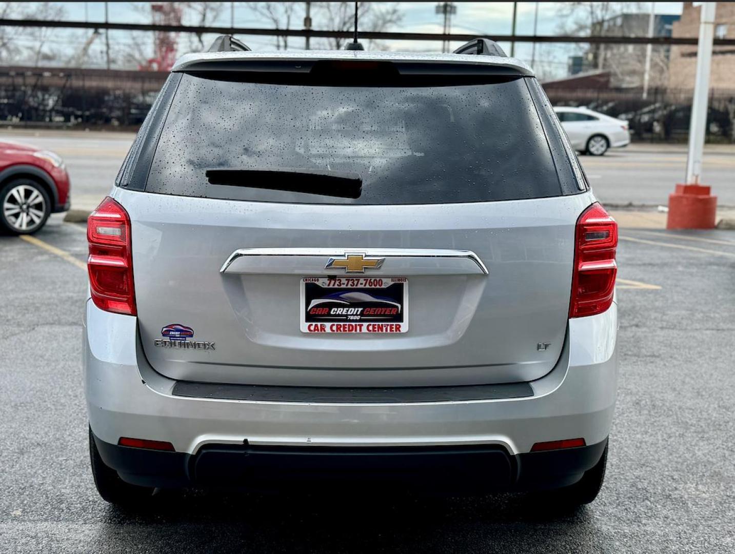 2017 SILVER Chevrolet Equinox LT 2WD (2GNALCEK2H1) with an 2.4L L4 DOHC 16V FFV engine, 6A transmission, located at 7600 S Western Ave., Chicago, IL, 60620, (773) 918-3980, 0.000000, 0.000000 - Photo#3