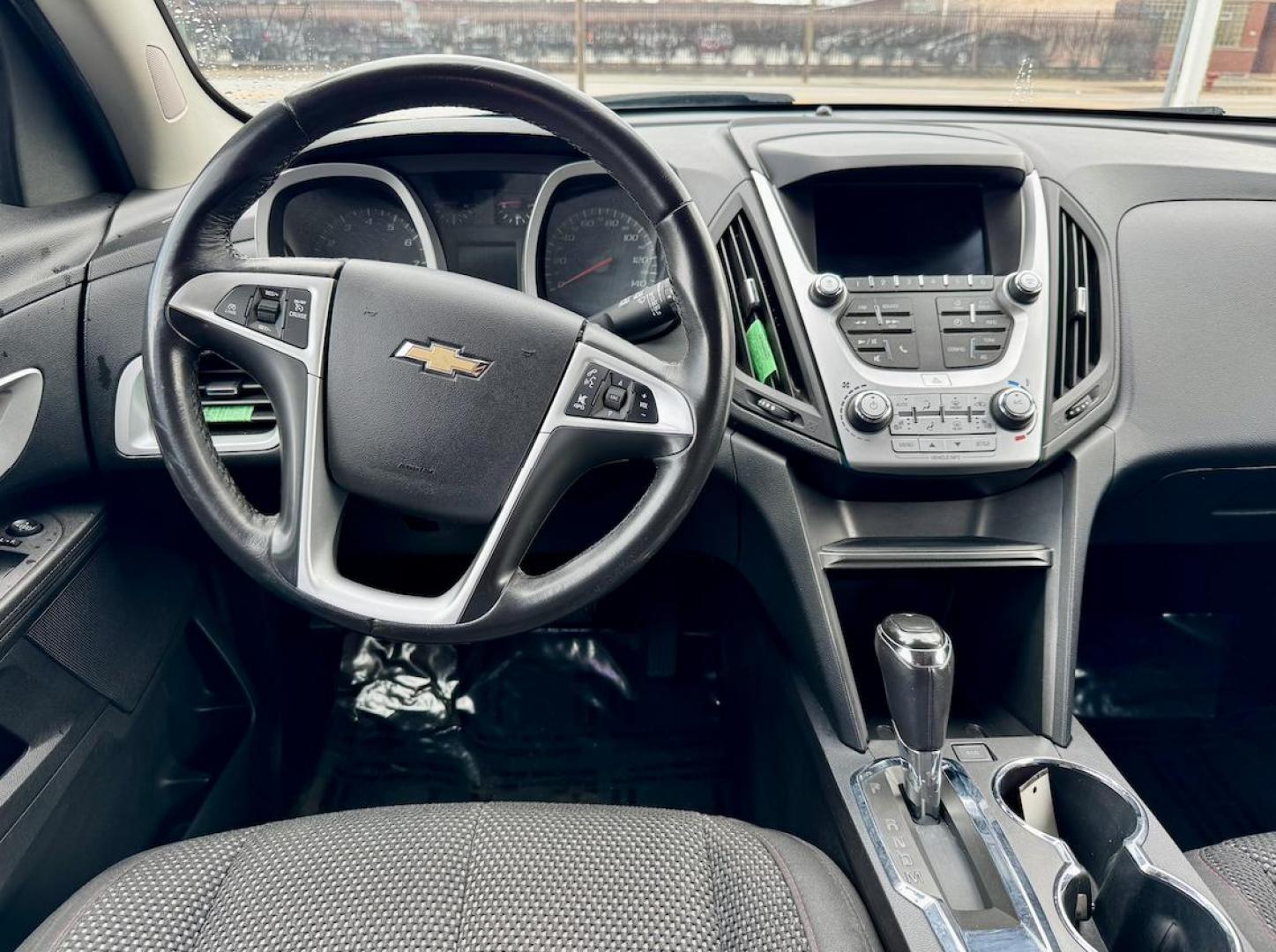 2017 SILVER Chevrolet Equinox LT 2WD (2GNALCEK2H1) with an 2.4L L4 DOHC 16V FFV engine, 6A transmission, located at 7600 S Western Ave., Chicago, IL, 60620, (773) 918-3980, 0.000000, 0.000000 - Photo#6