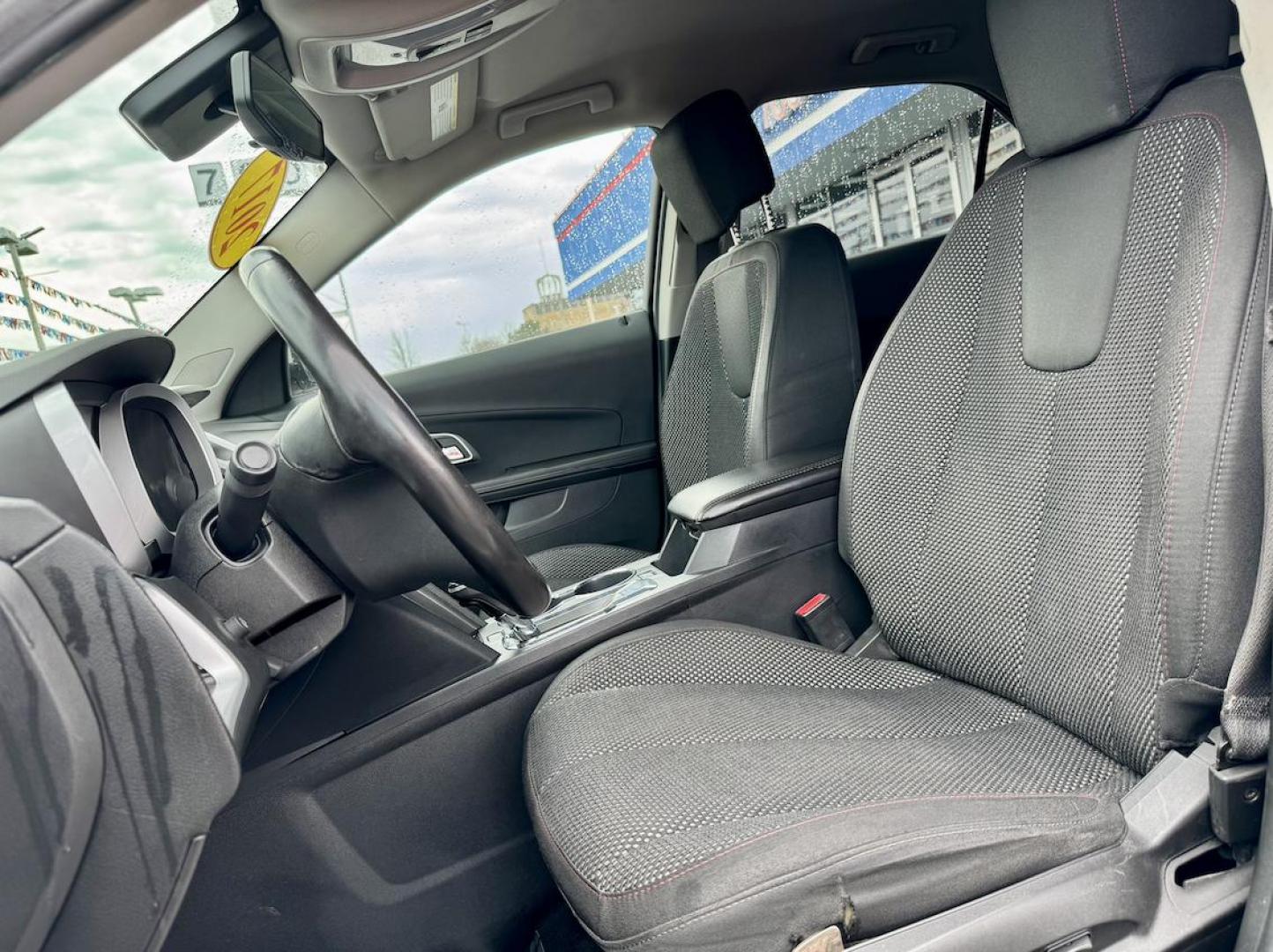 2017 SILVER Chevrolet Equinox LT 2WD (2GNALCEK2H1) with an 2.4L L4 DOHC 16V FFV engine, 6A transmission, located at 7600 S Western Ave., Chicago, IL, 60620, (773) 918-3980, 0.000000, 0.000000 - Photo#7