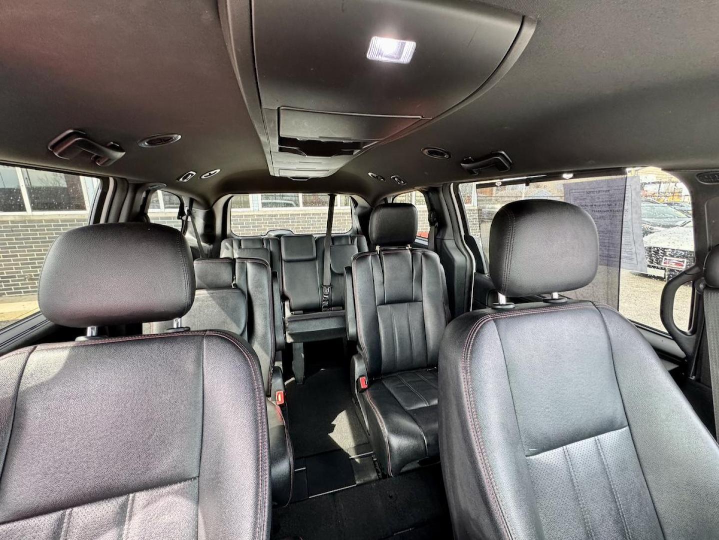 2018 WHITE Dodge Grand Caravan GT (2C4RDGEG0JR) with an 3.6L V6 DOHC 24V engine, 6A transmission, located at 7600 S Western Ave., Chicago, IL, 60620, (773) 918-3980, 0.000000, 0.000000 - Photo#11