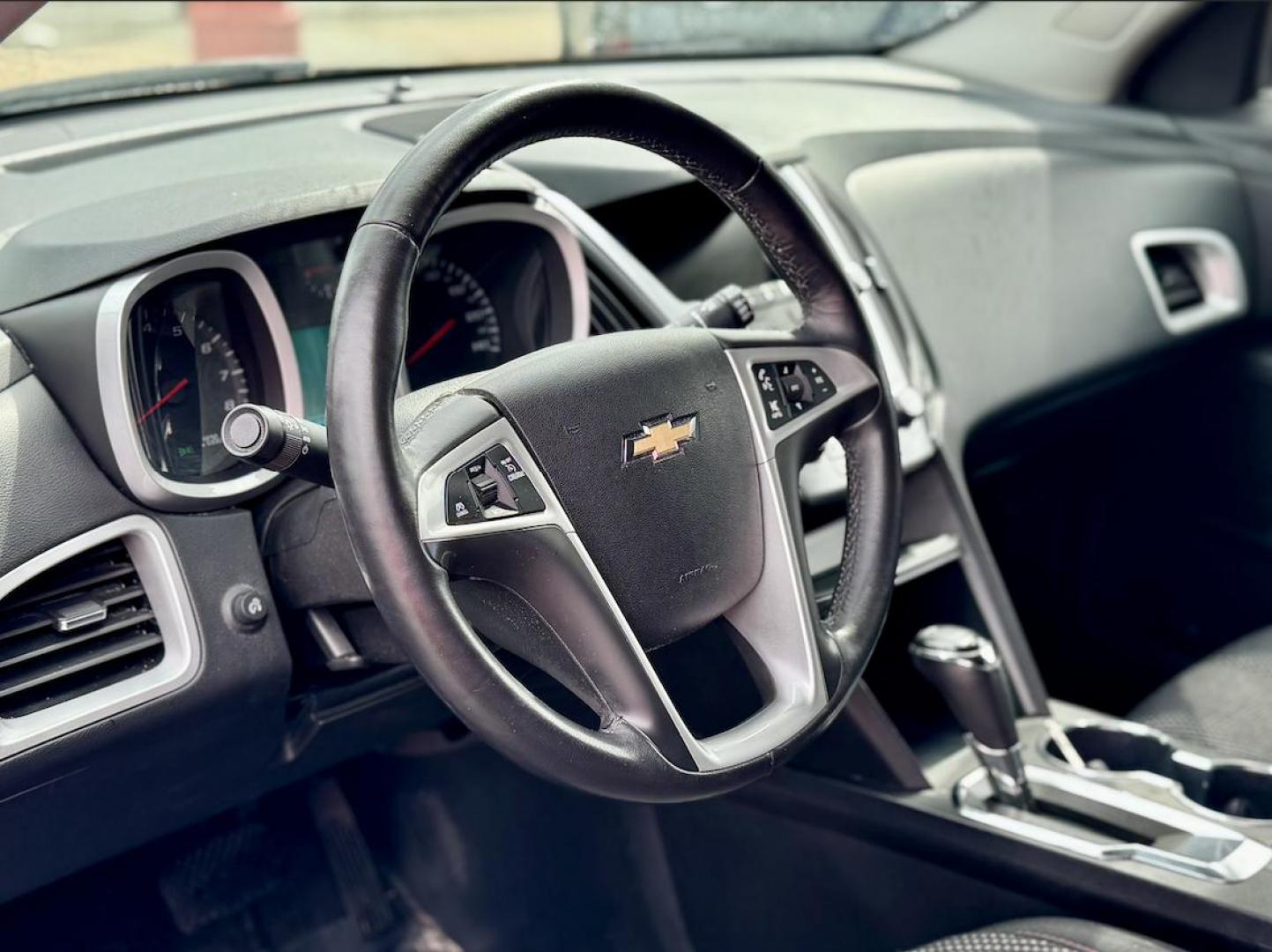2017 BLACK Chevrolet Equinox LT 2WD (2GNALCEK6H6) with an 2.4L L4 DOHC 16V FFV engine, 6A transmission, located at 7600 S Western Ave., Chicago, IL, 60620, (773) 918-3980, 0.000000, 0.000000 - Photo#5