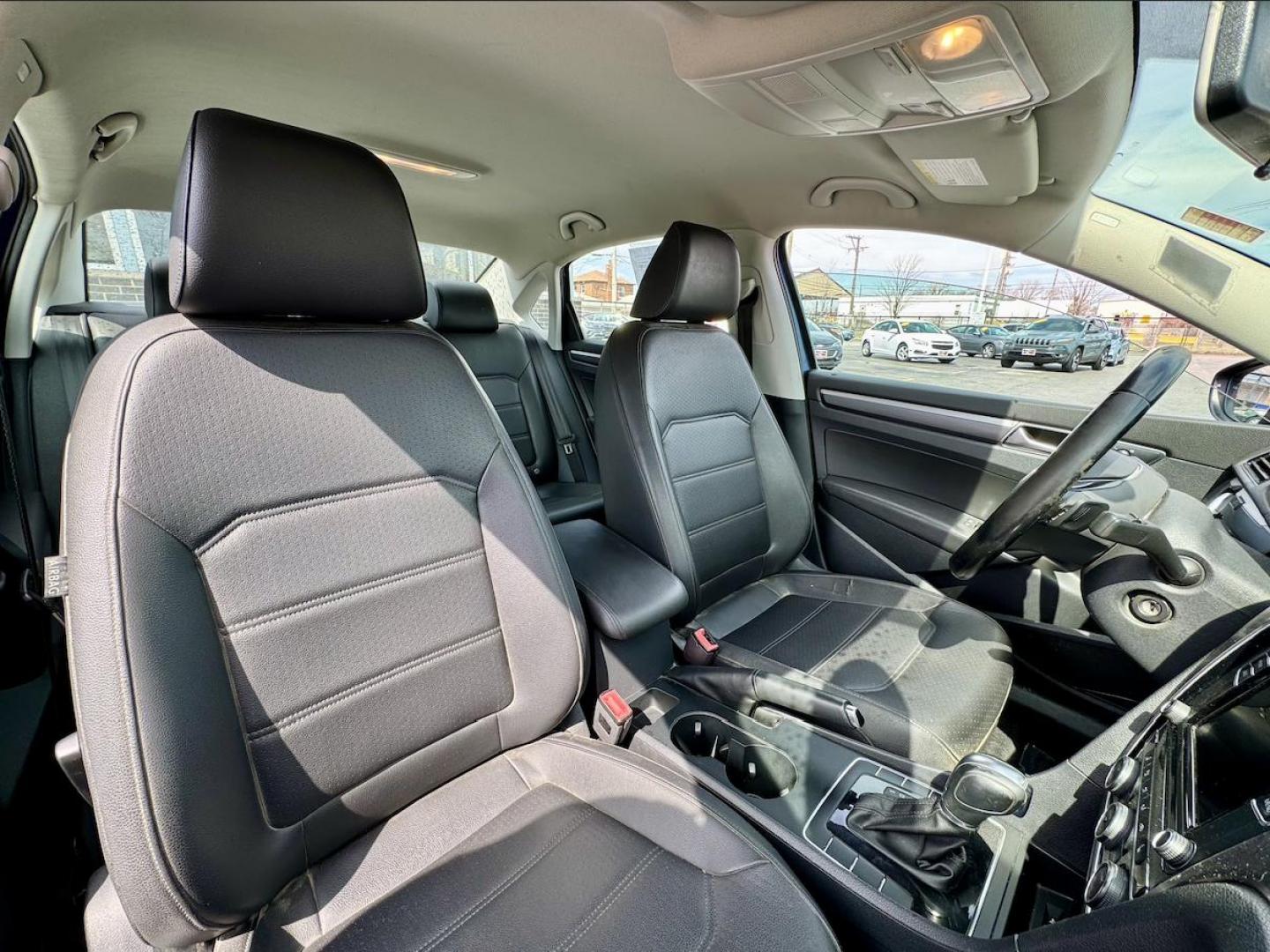 2017 BLUE Volkswagen Passat R-Line (1VWDT7A39HC) with an 1.8L L4 TURBO DIESEL engine, 6A transmission, located at 7600 S Western Ave., Chicago, IL, 60620, (773) 918-3980, 0.000000, 0.000000 - Photo#9