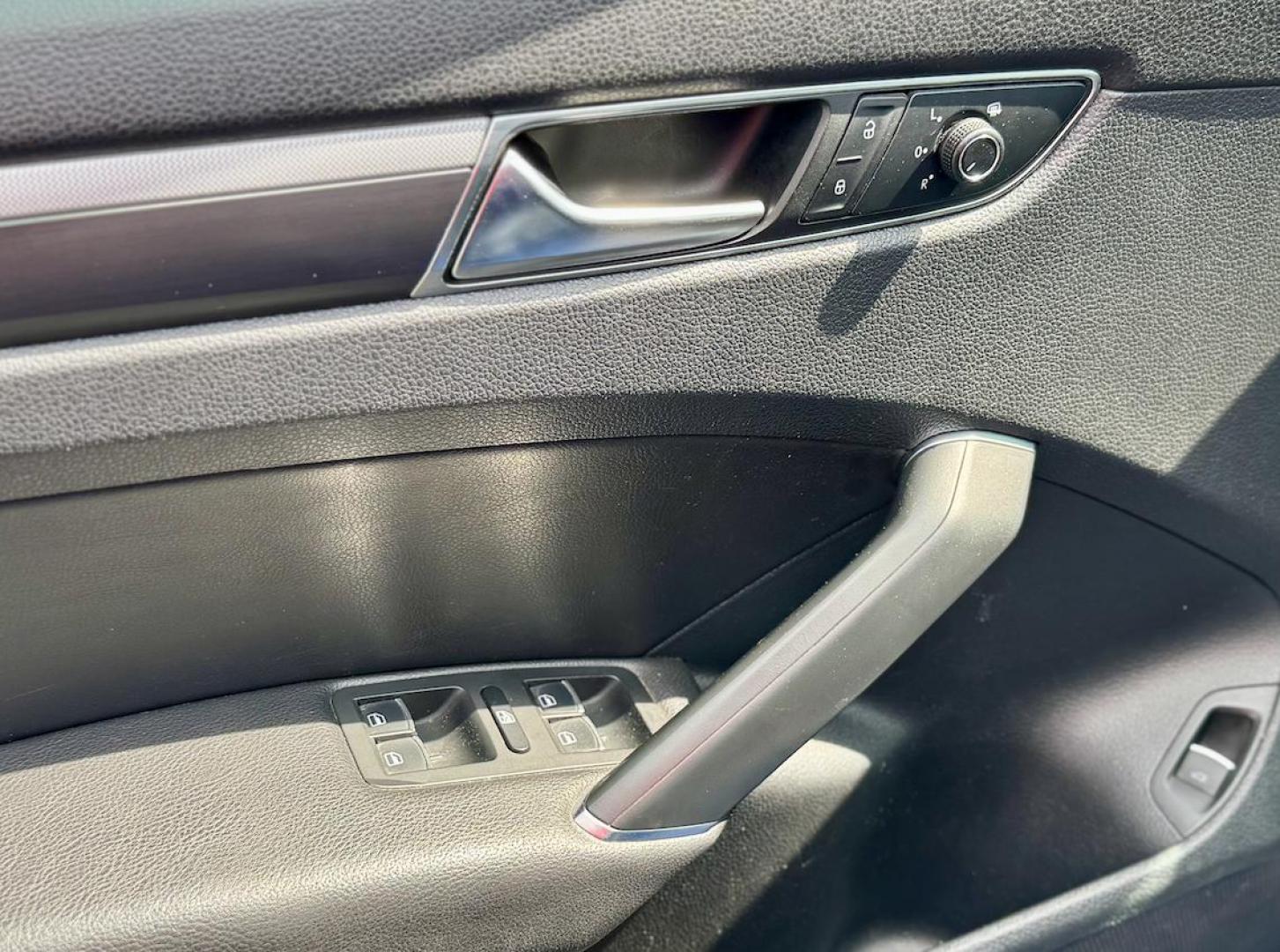 2017 BLUE Volkswagen Passat R-Line (1VWDT7A39HC) with an 1.8L L4 TURBO DIESEL engine, 6A transmission, located at 7600 S Western Ave., Chicago, IL, 60620, (773) 918-3980, 0.000000, 0.000000 - Photo#11