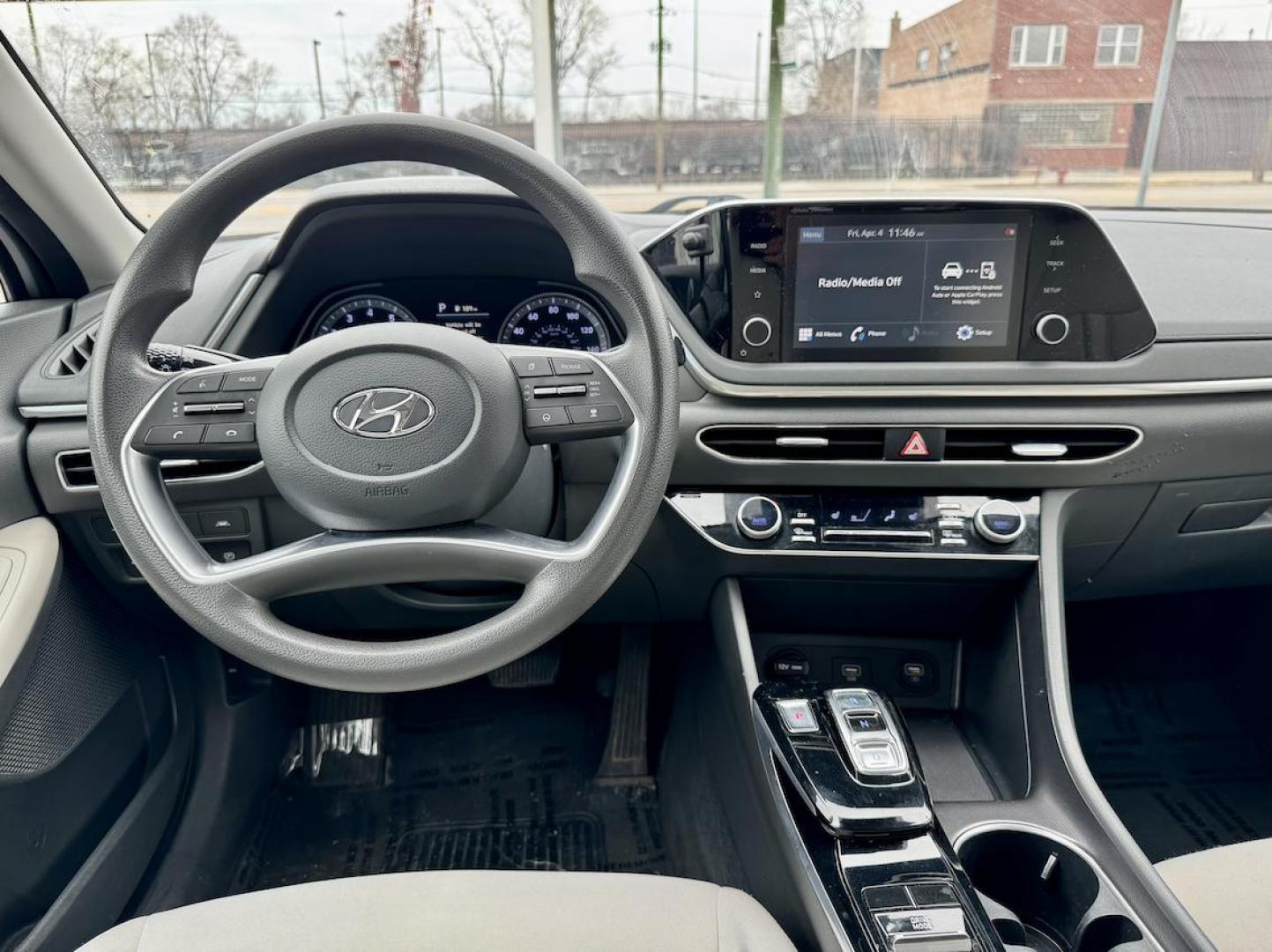 2021 SILVER Hyundai Sonata SEL (KMHL64JA9MA) with an 2.5L L4 DOHC 16V engine, 8A transmission, located at 7600 S Western Ave., Chicago, IL, 60620, (773) 918-3980, 0.000000, 0.000000 - Photo#5